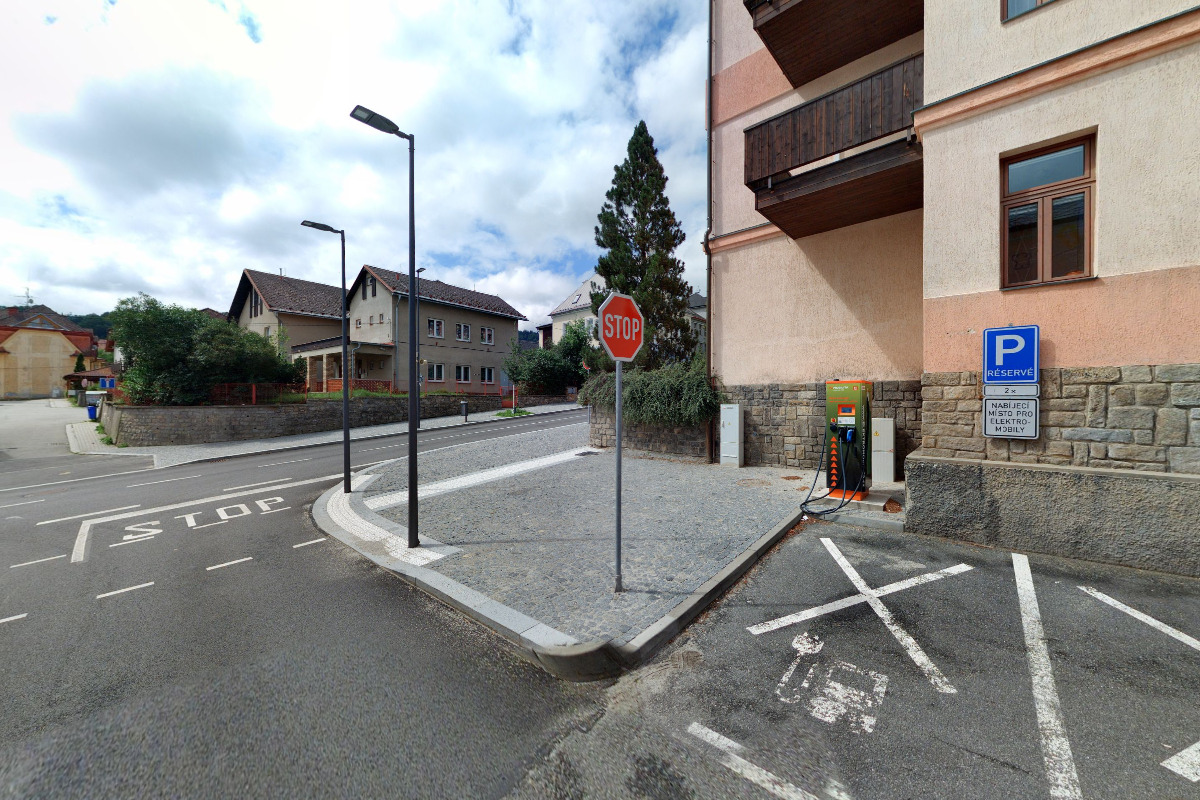 Nabíjecí stanice ČEZ