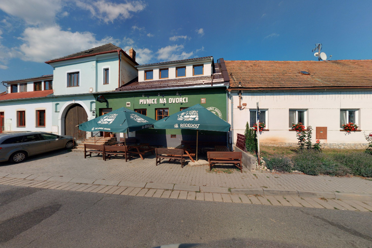 Pivnice Na Dvorci "Mrtvola" foto 3