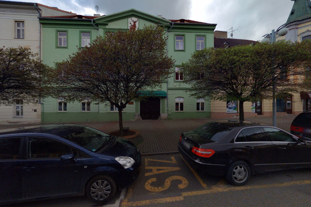 Školní jídelna u Jelena