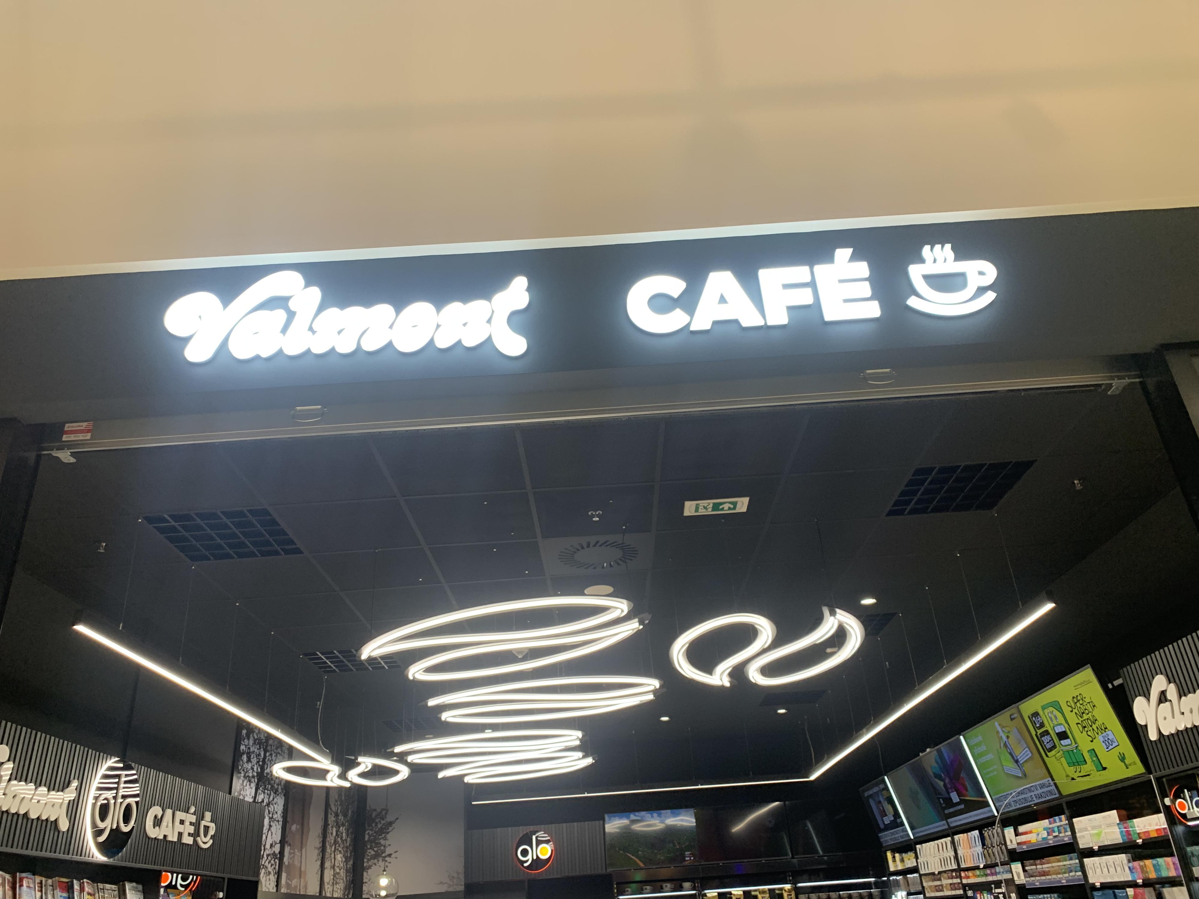 Tabák Valmont foto 2