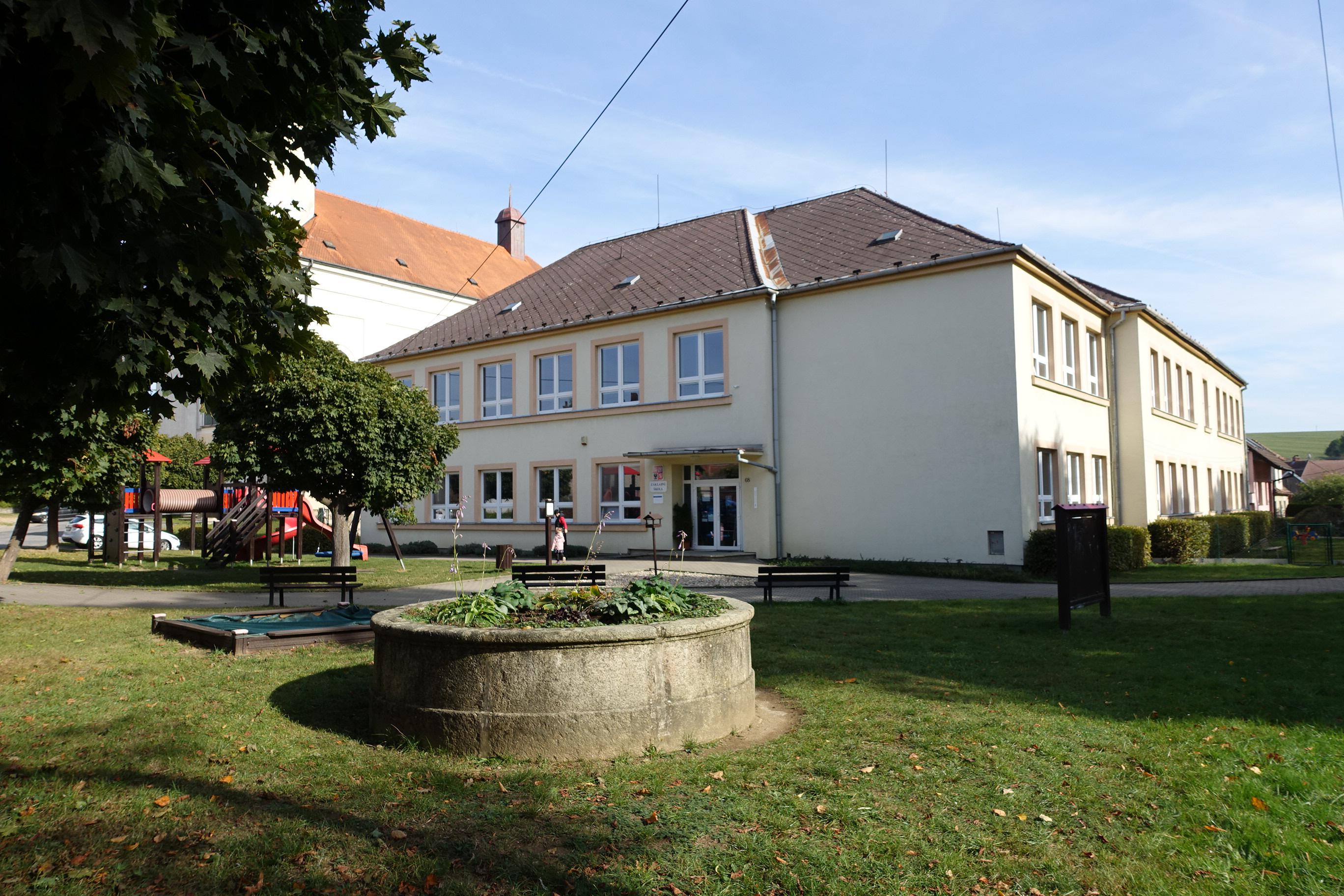ZŠ a MŠ Opatov foto 3