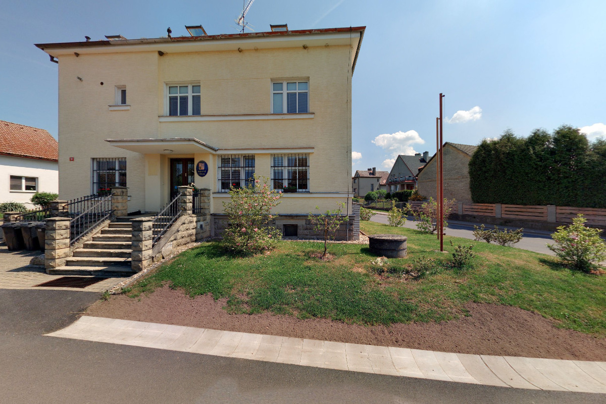 Semčice - obecní úřad foto 2