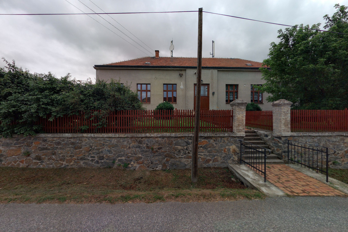 Hracholusky - obecní úřad foto 3