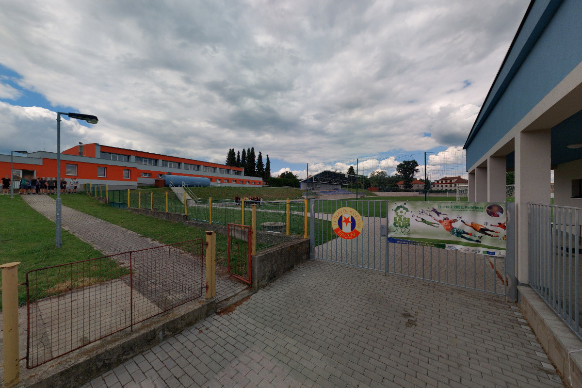 Občerstvení u fotbalového hřiště foto 1