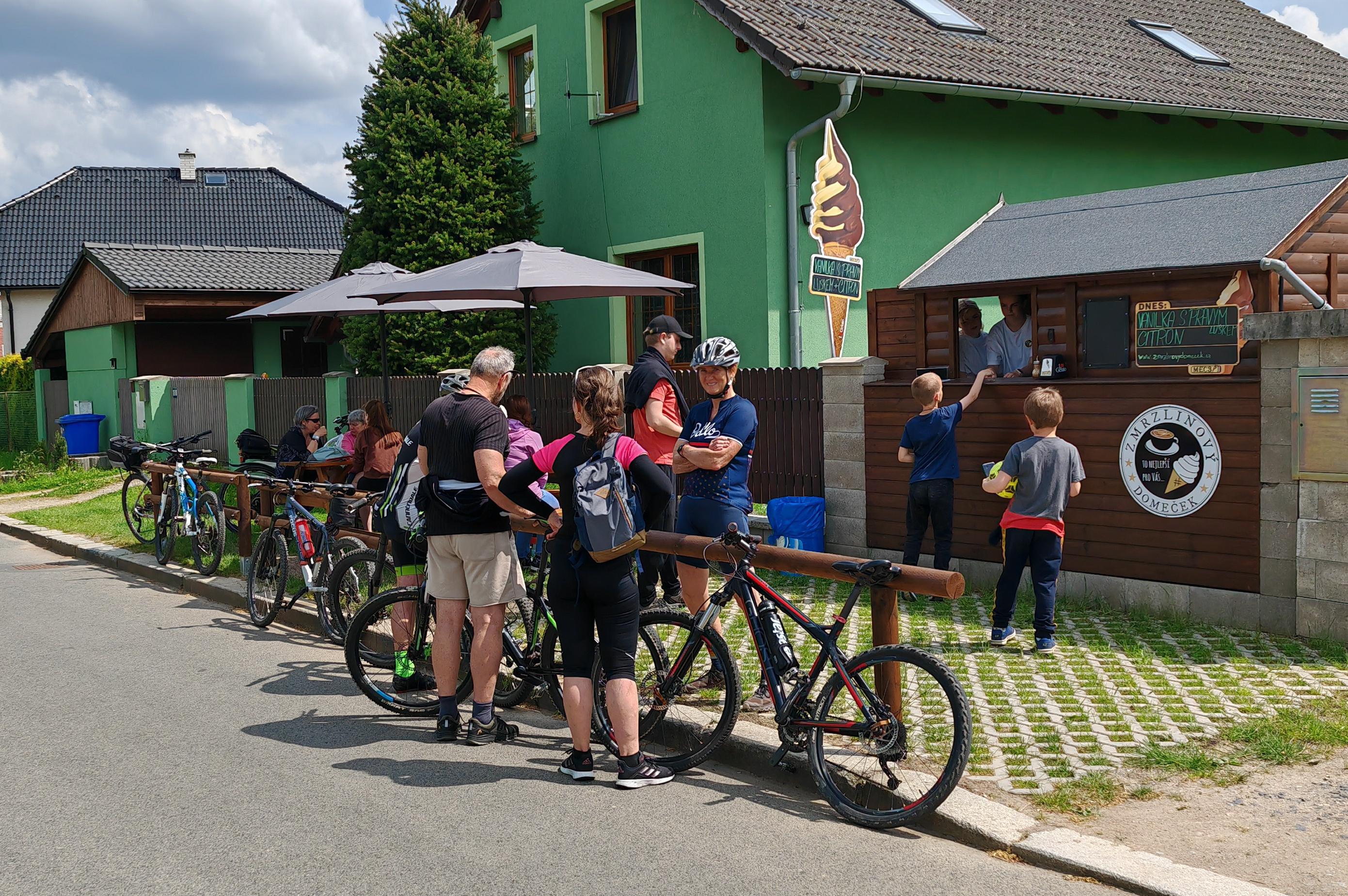 Zmrzlinový a Vinný domeček