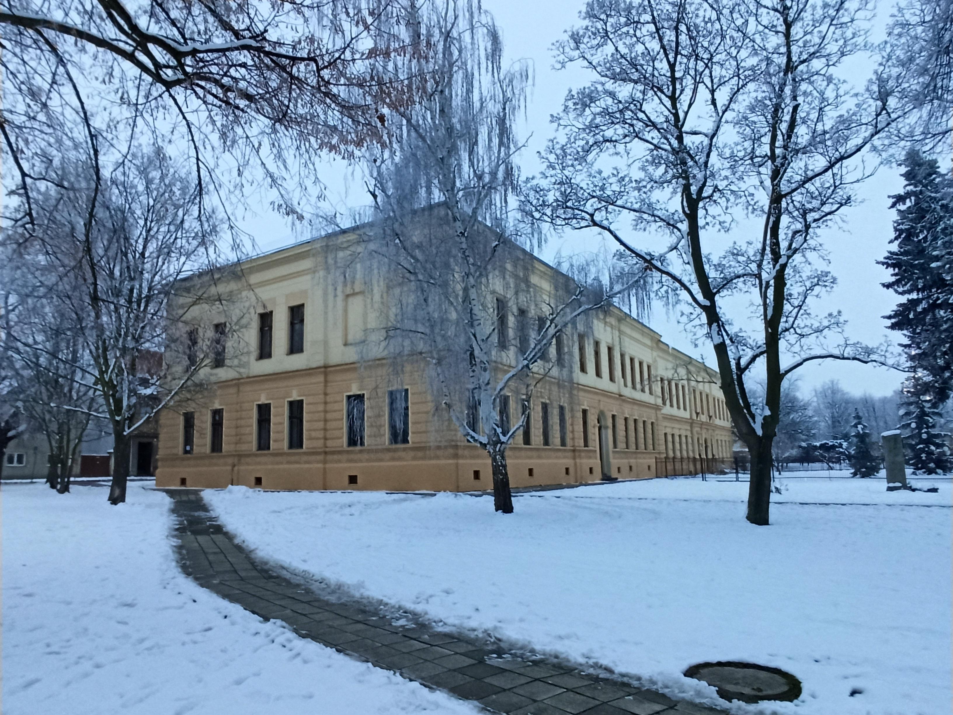 ZŠ a MŠ Kněževes, okres Rakovník foto 2