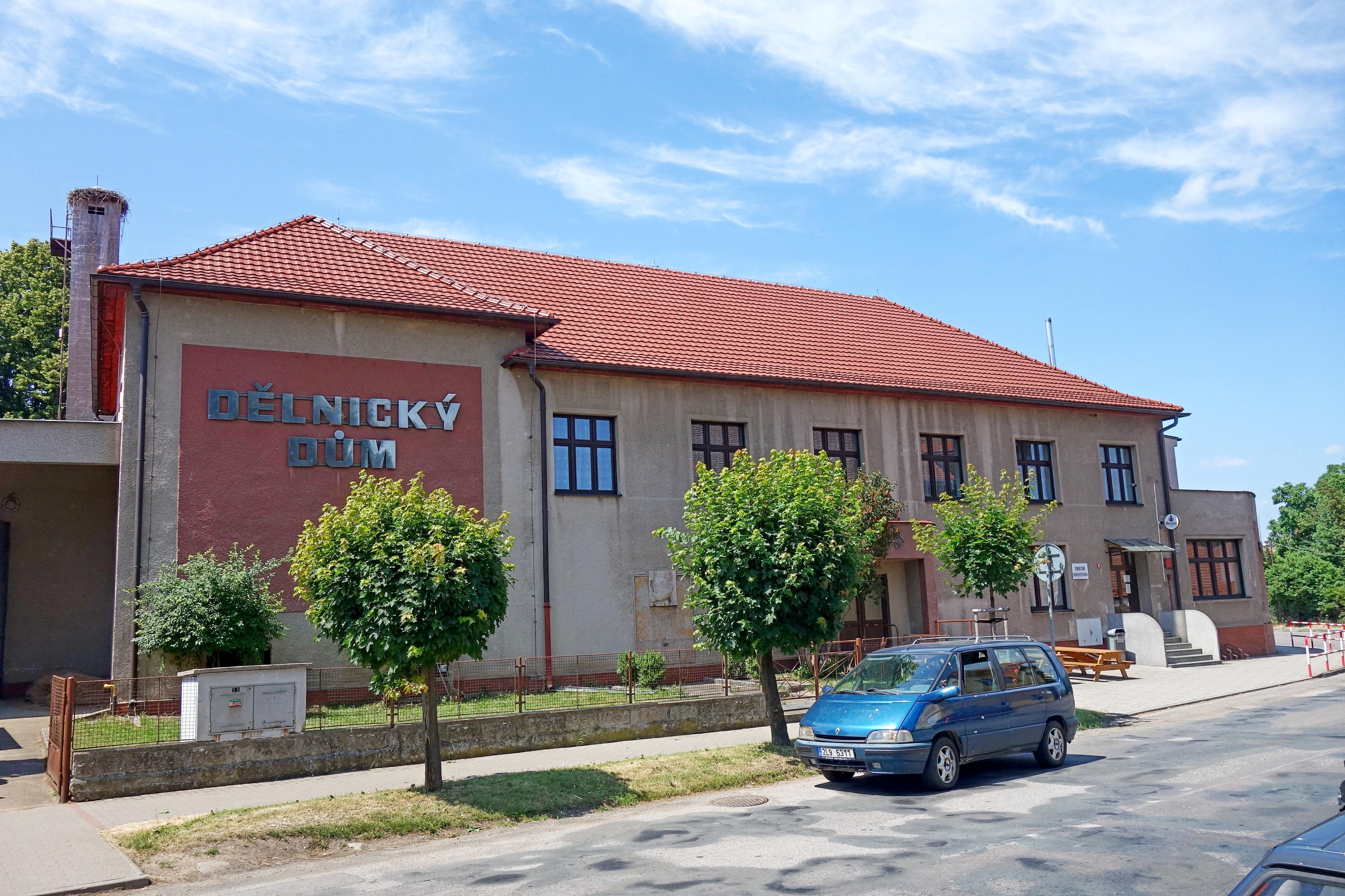 Obecní knihovna Skřivany foto 2