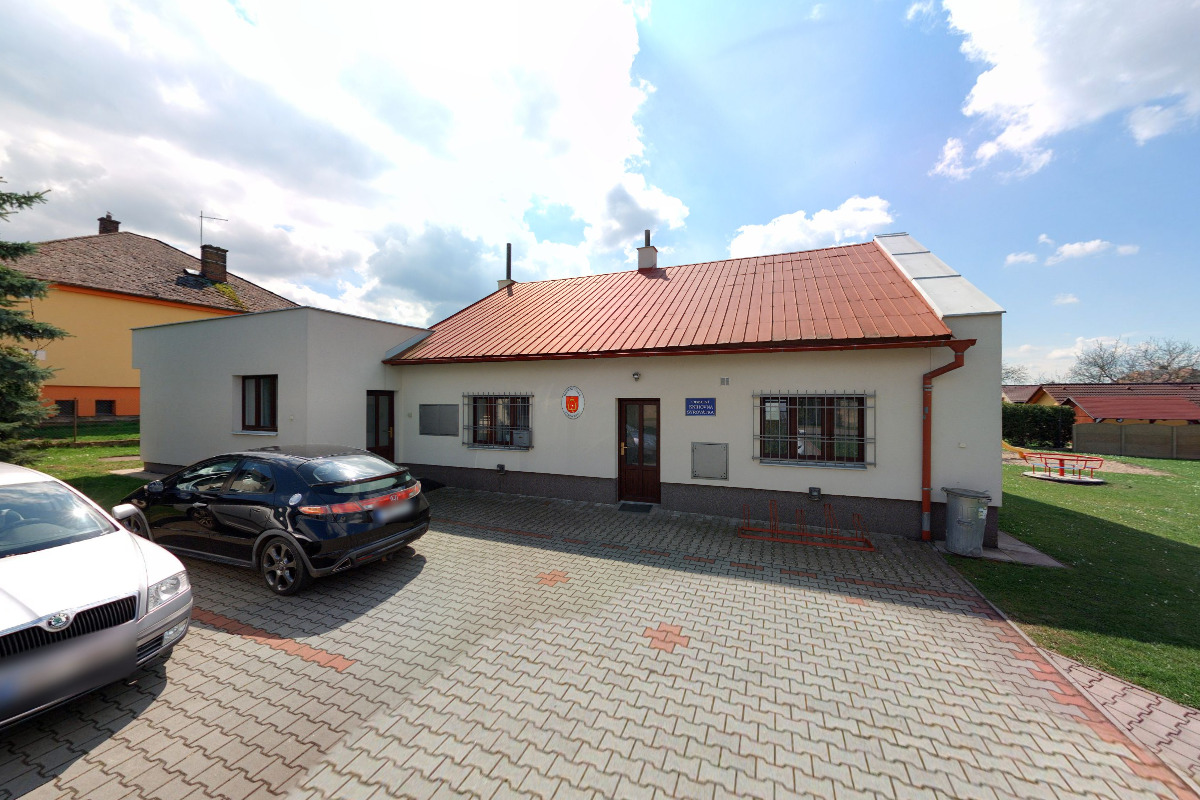 Syrovátka - obecní úřad foto 2