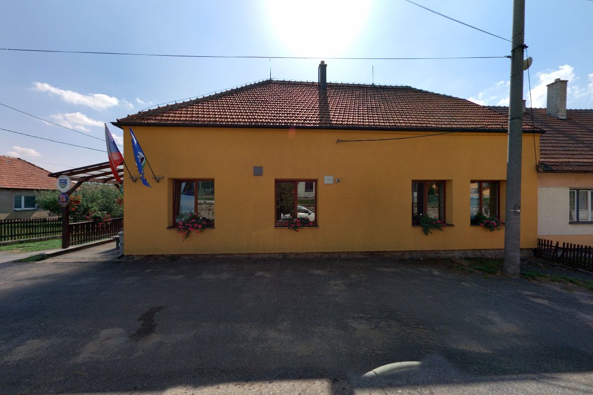 Kadolec - obecní úřad foto 3
