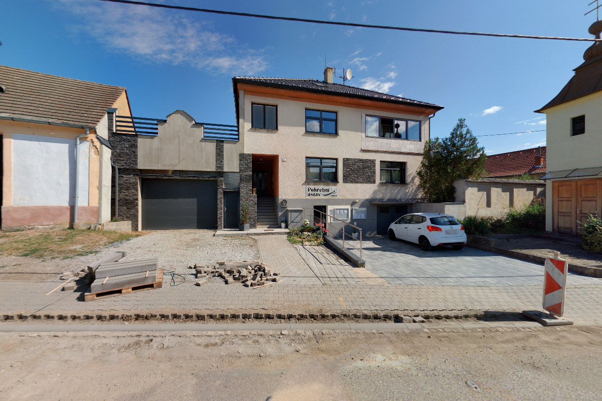 Pohřební ústav - Hřbitovní kamenictví foto 4