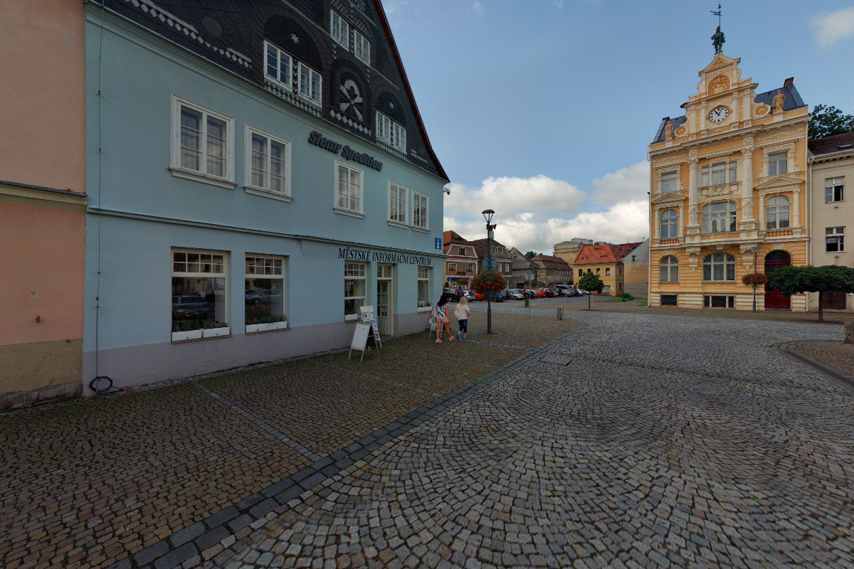 Nabíjecí stanice Městské informační centrum Česká Kamenice foto 2