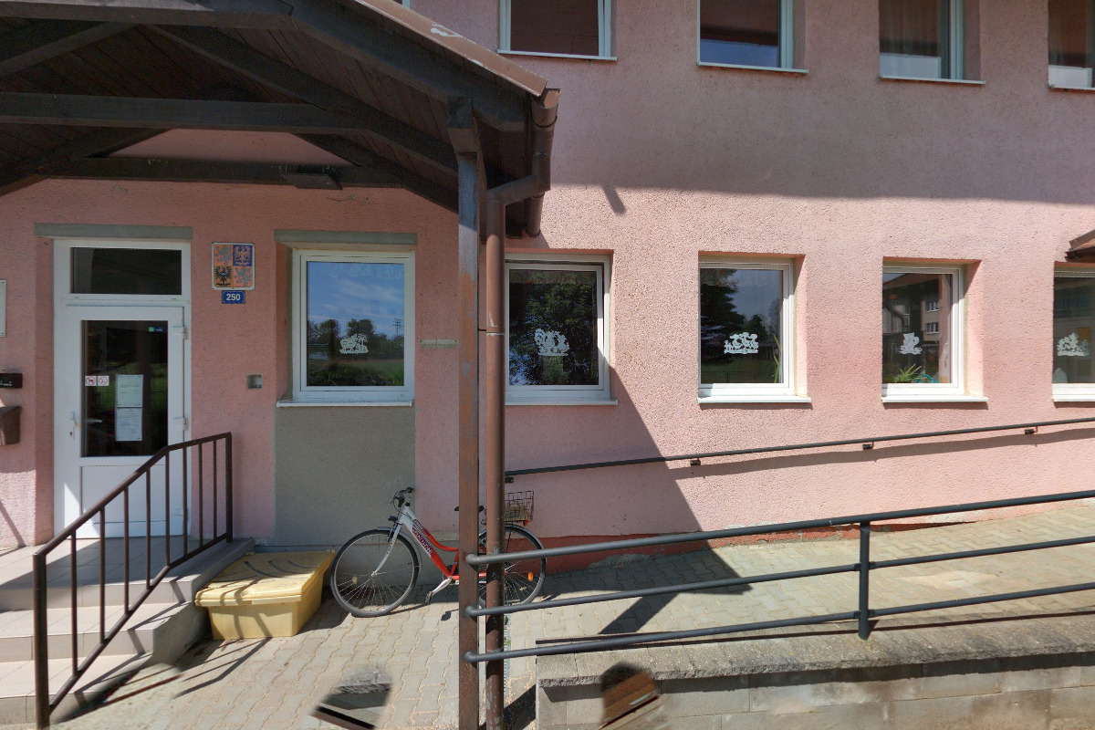 Základní škola a Mateřská škola Předín foto 2