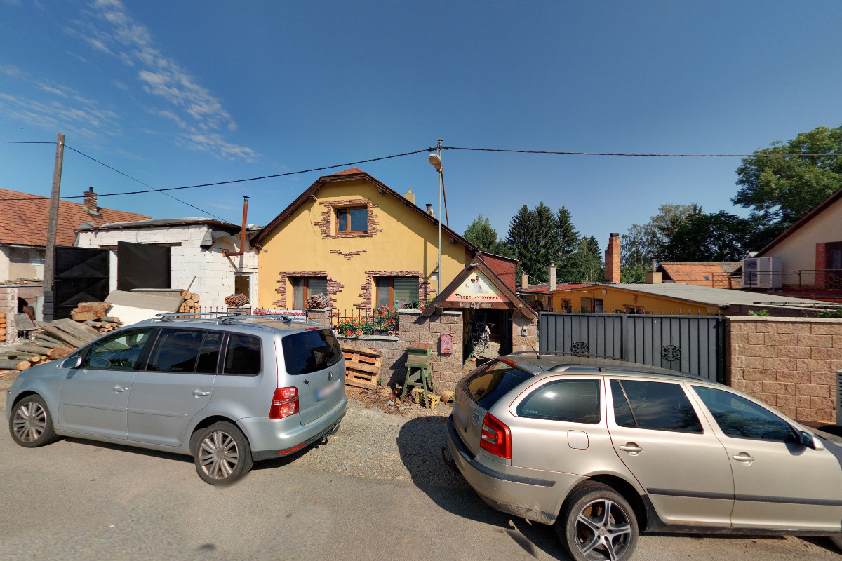 Papillon-Pekelný dvorek foto 1