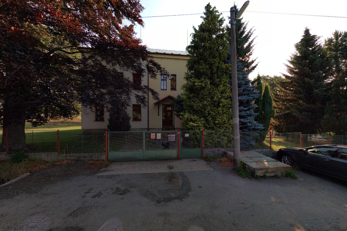 ZŠ a MŠ Světlá pod Ještědem foto 2