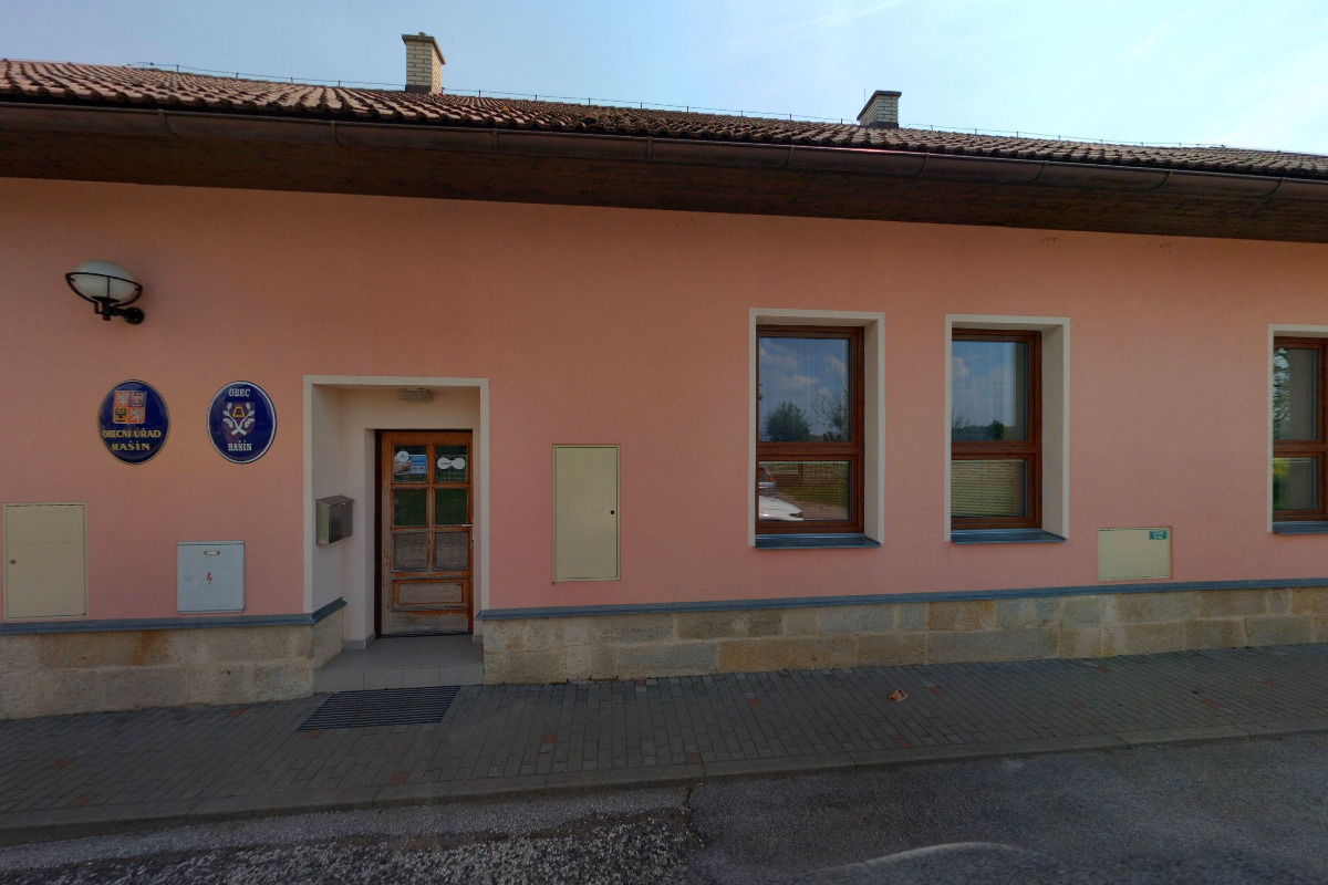 Rašín - obecní úřad foto 2