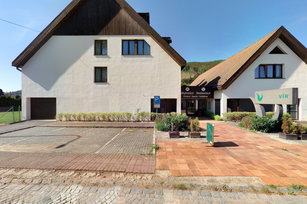 Hotel Vír - Nabíjecí stanice