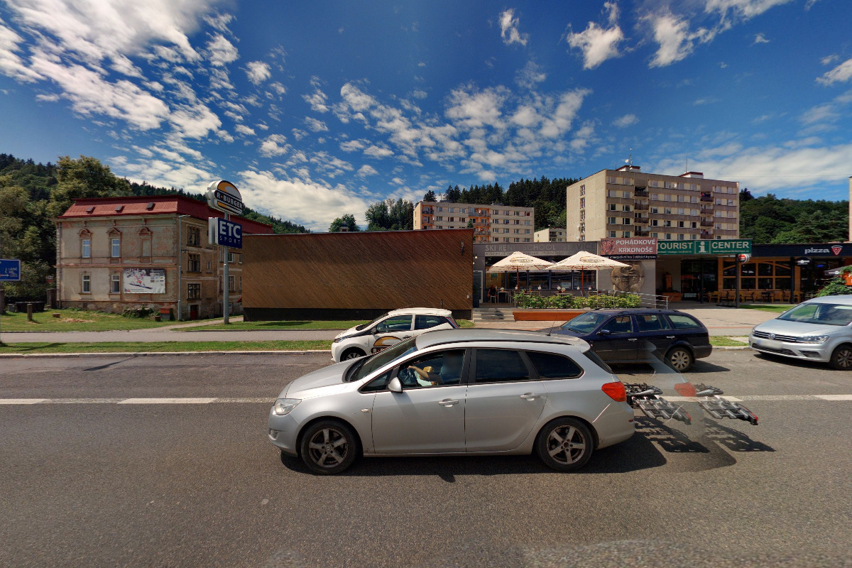 R BURGER - Adventure Minigolf