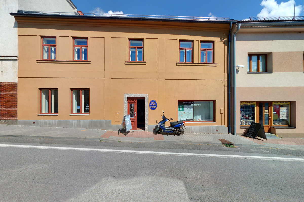 Místní lidová knihovna Sněžné