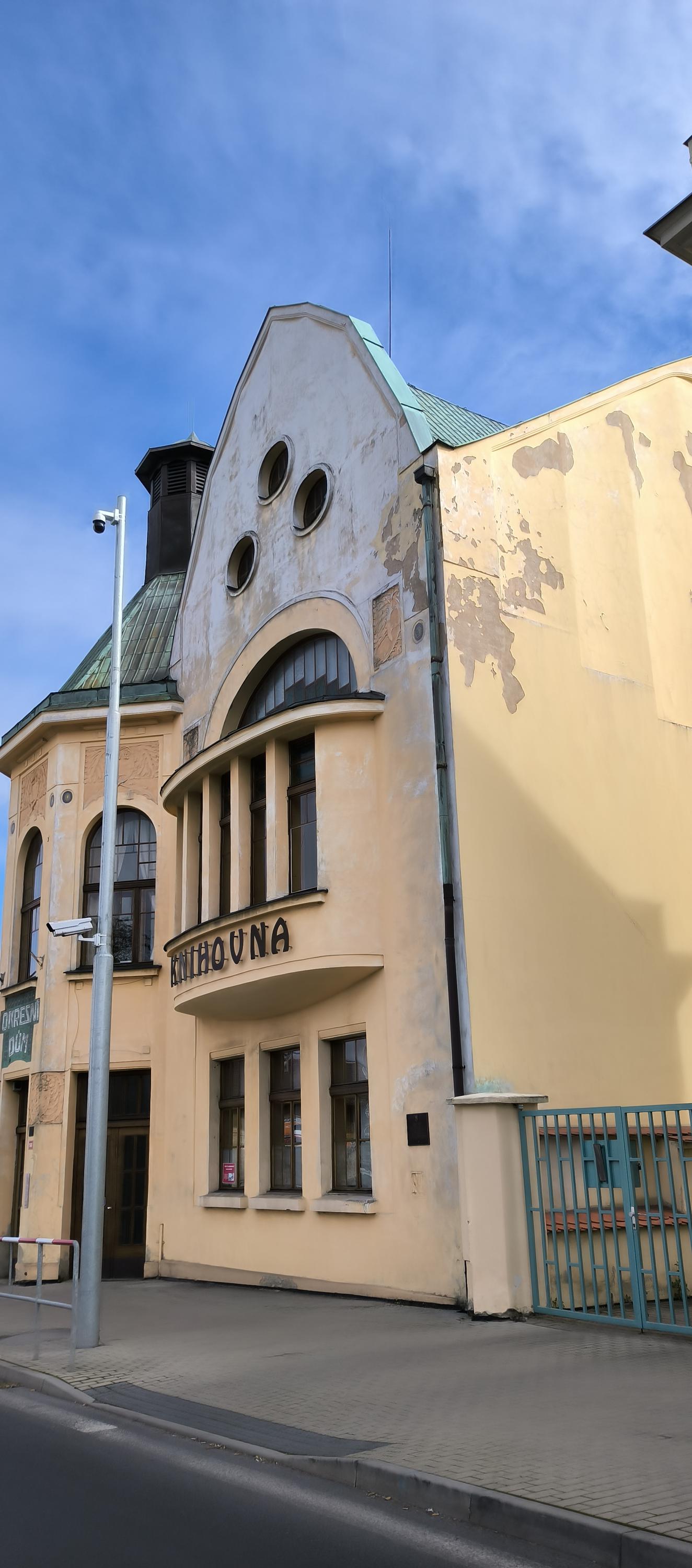 Středočeská vědecká knihovna v Kladně foto 4