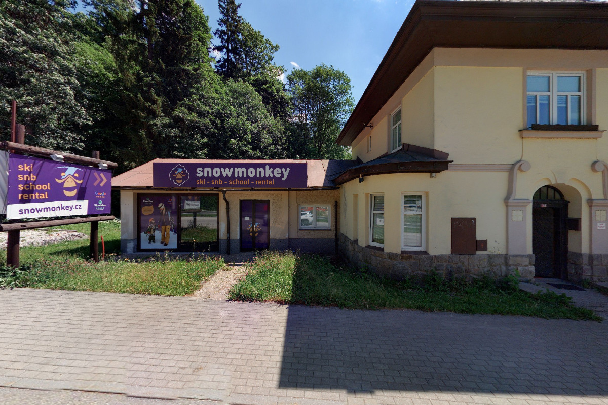 SnowMonkey ski & snb school and rental foto 3