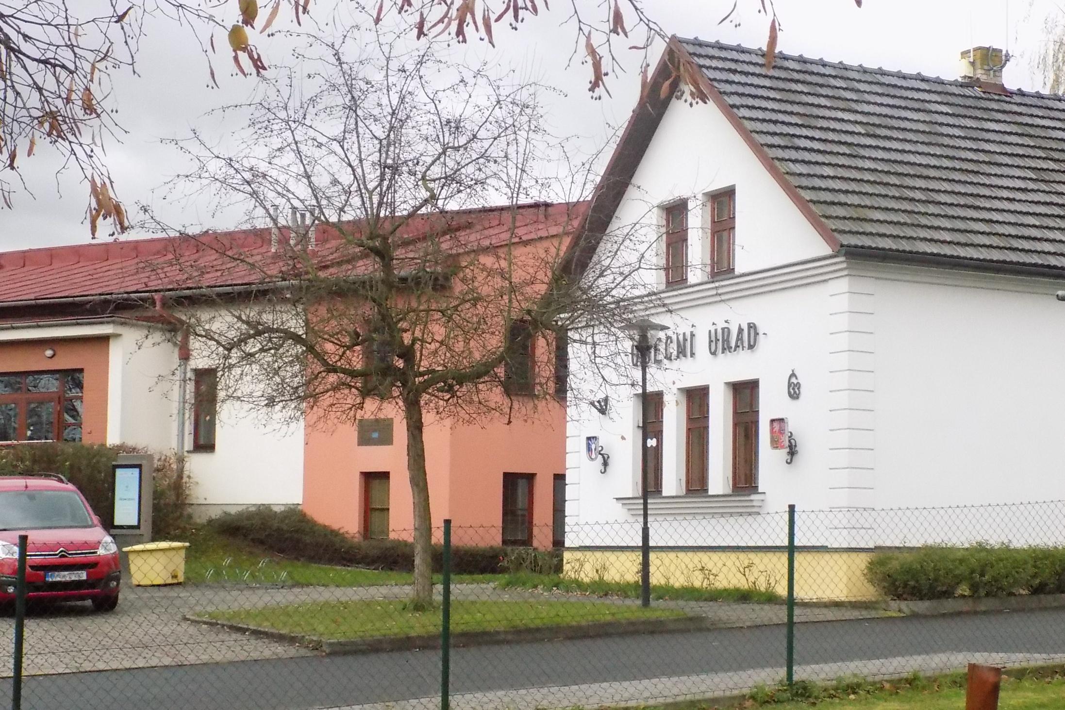 Ústí - obecní úřad foto 2