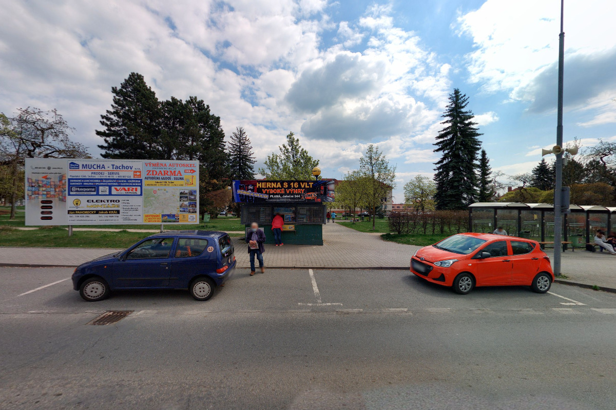 Tabák u autobusového nádraží foto 1