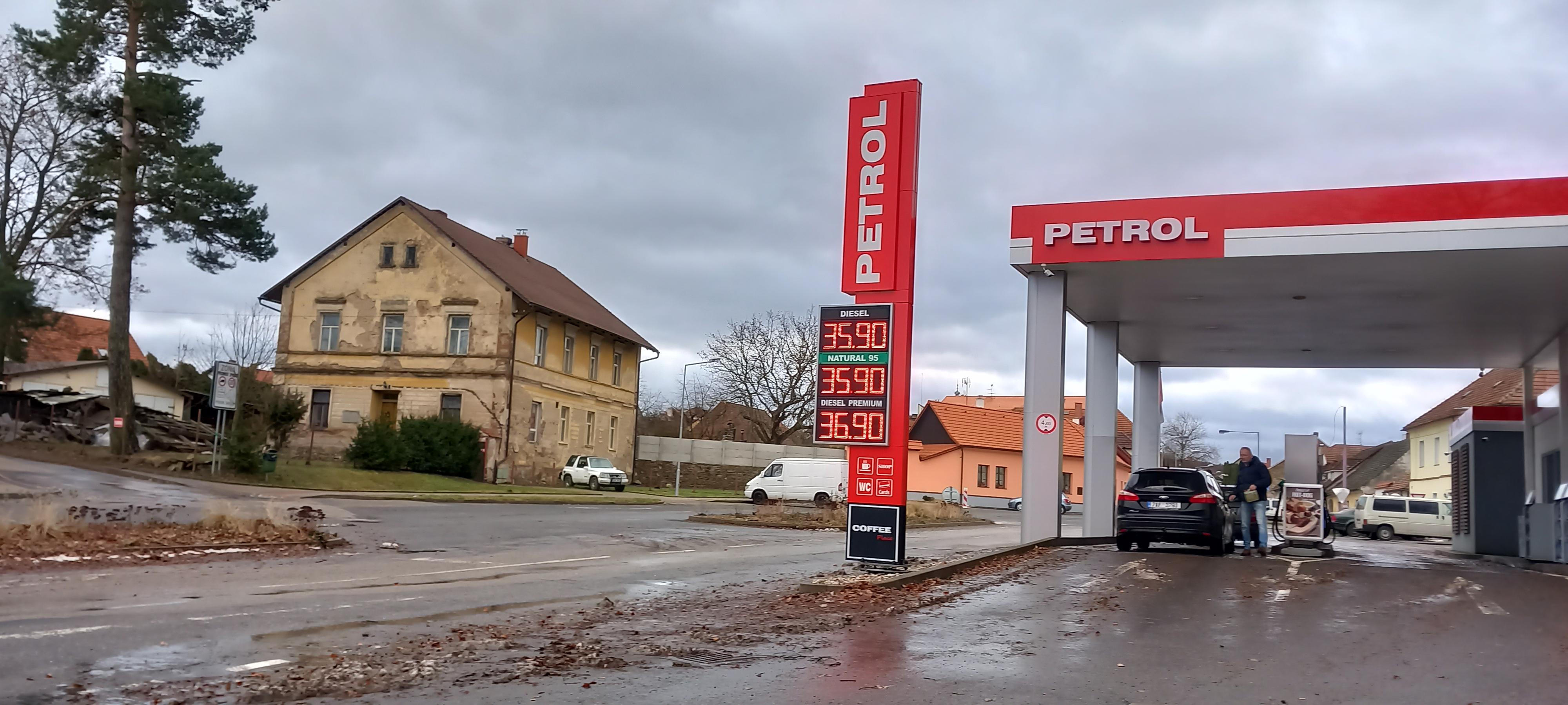PETROL foto 3