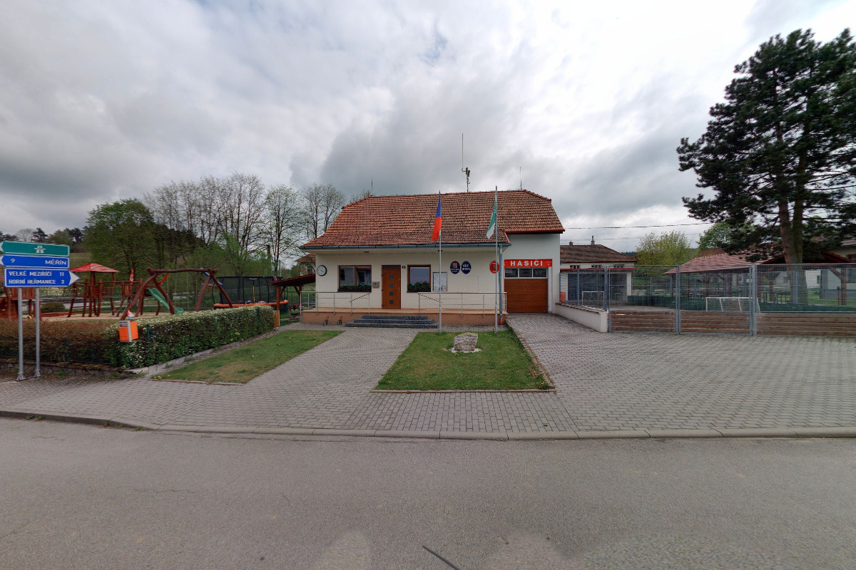 Bochovice - obecní úřad foto 3