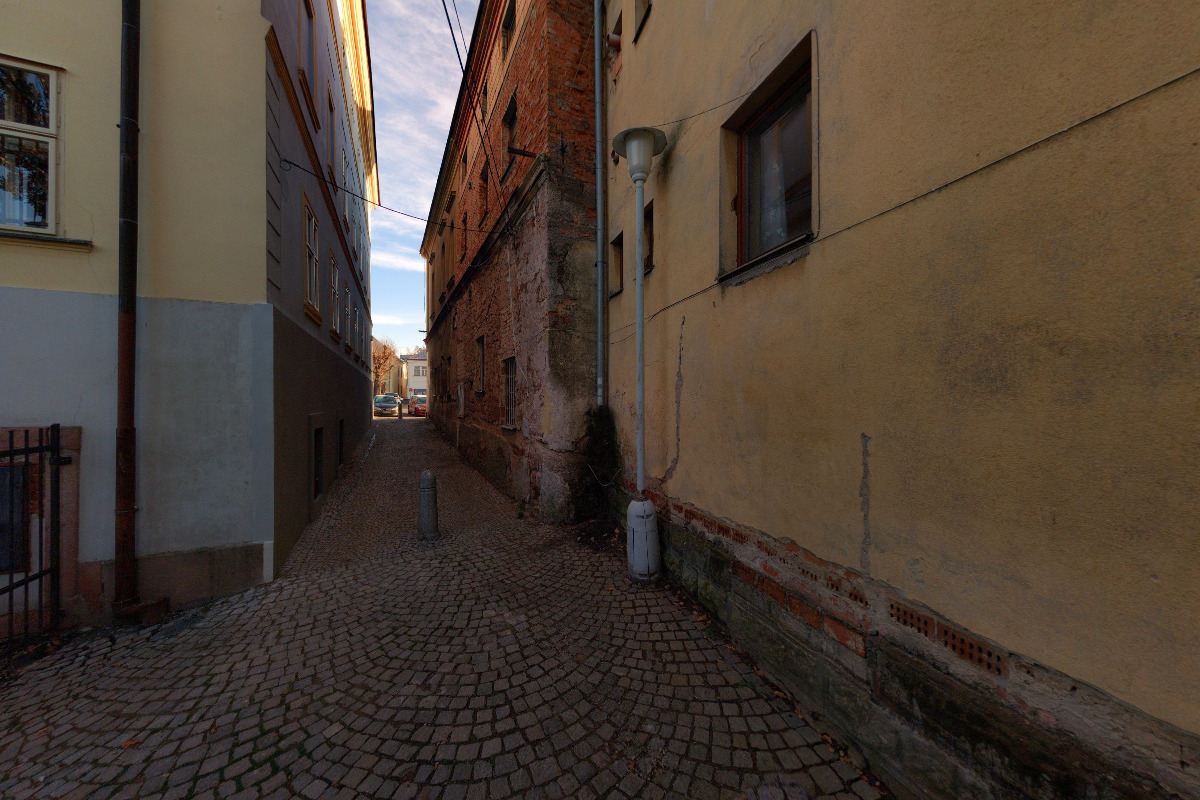 Potraviny Husovo náměstí 37