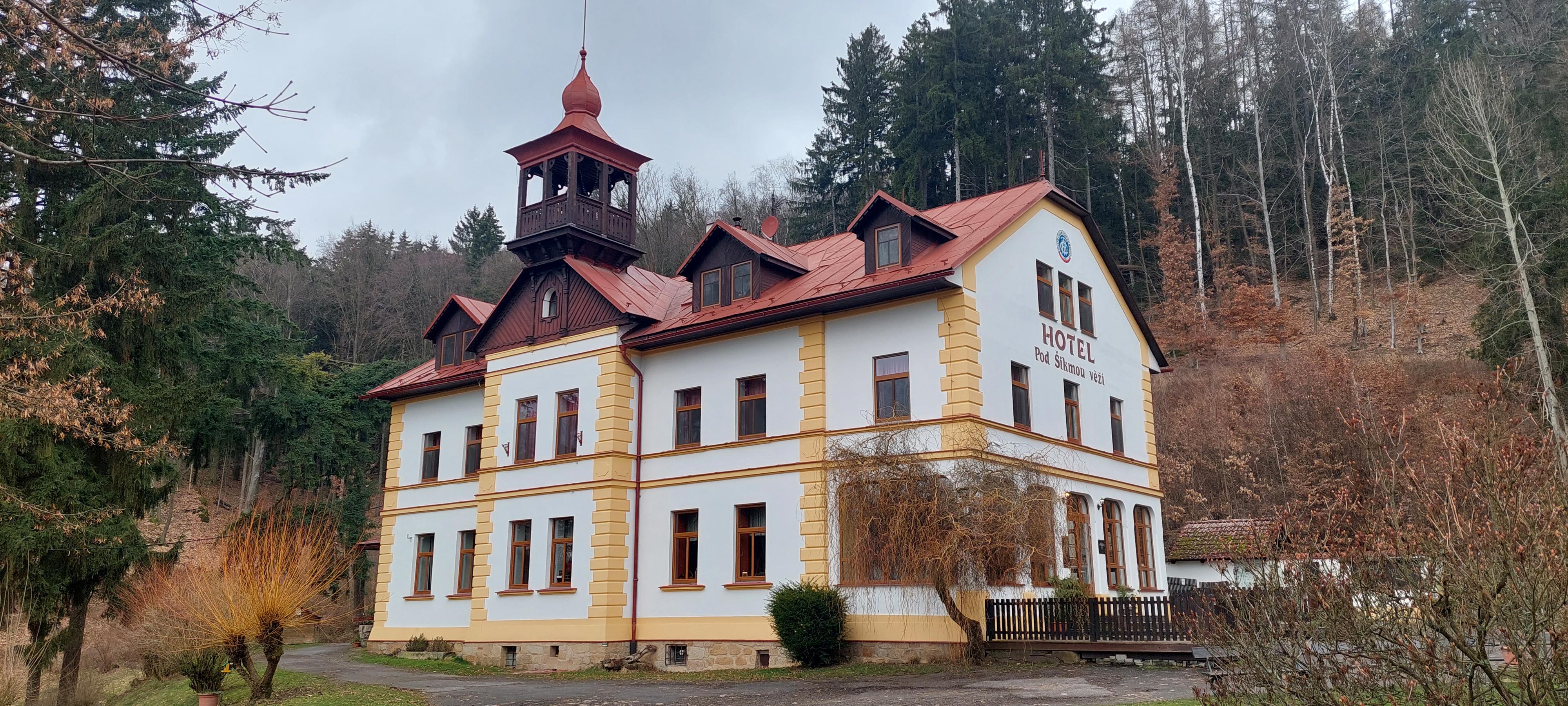 Restauce Pod šikmou Věží foto 5