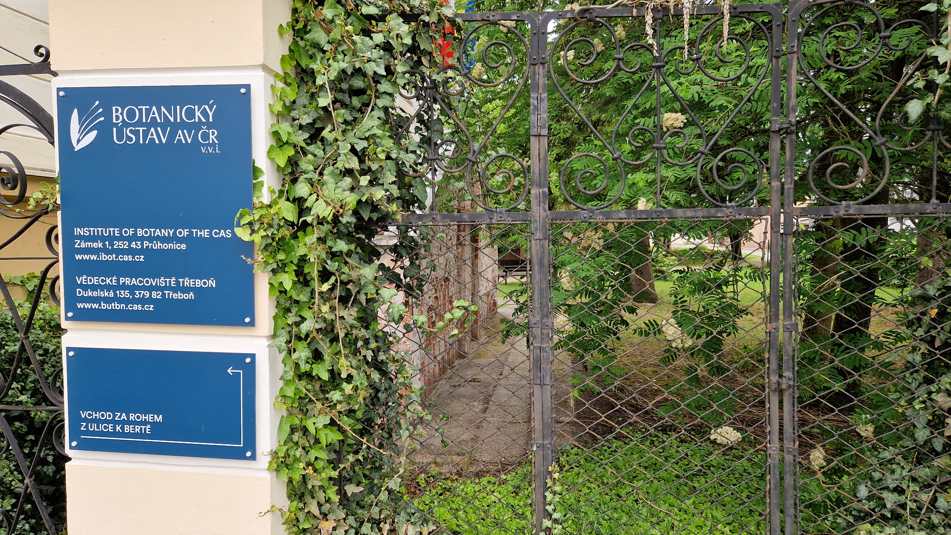 Botanický ústav AV ČR, úsek ekologie rostlin foto 3