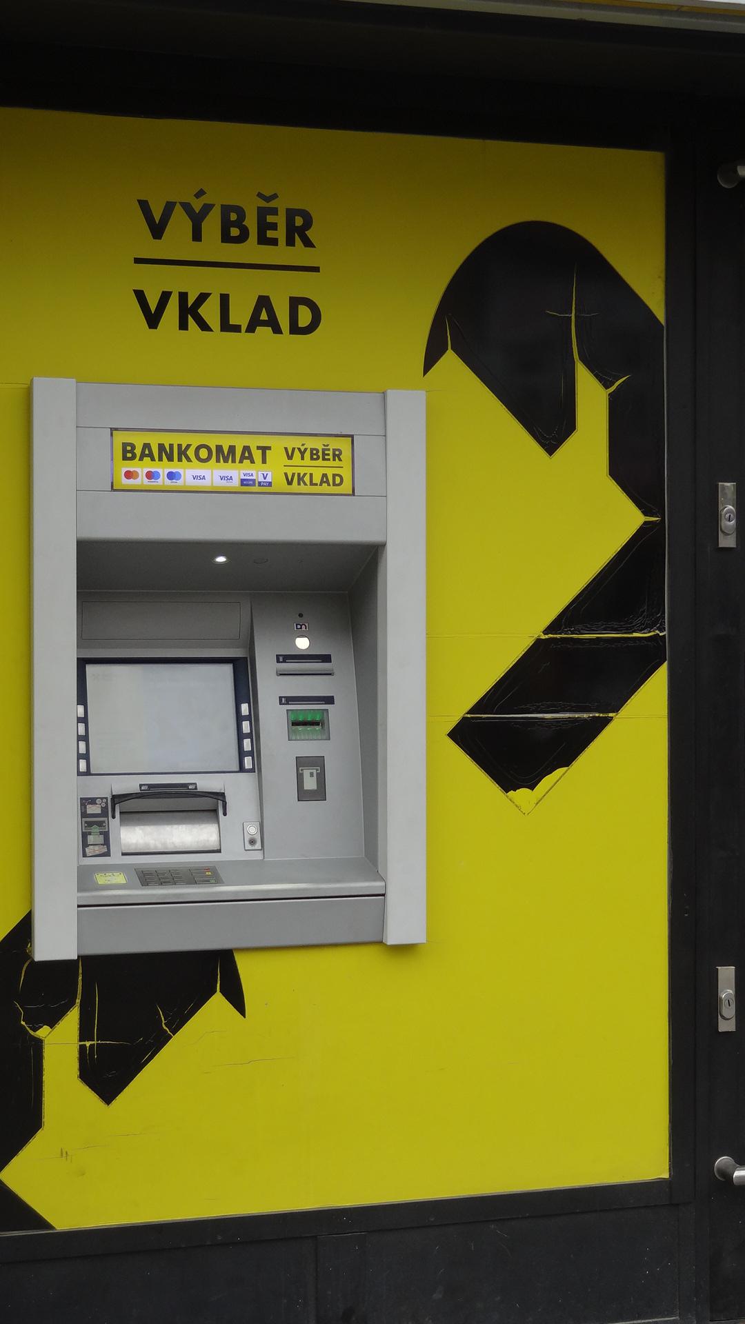 Raiffeisenbank - bankomat foto 3