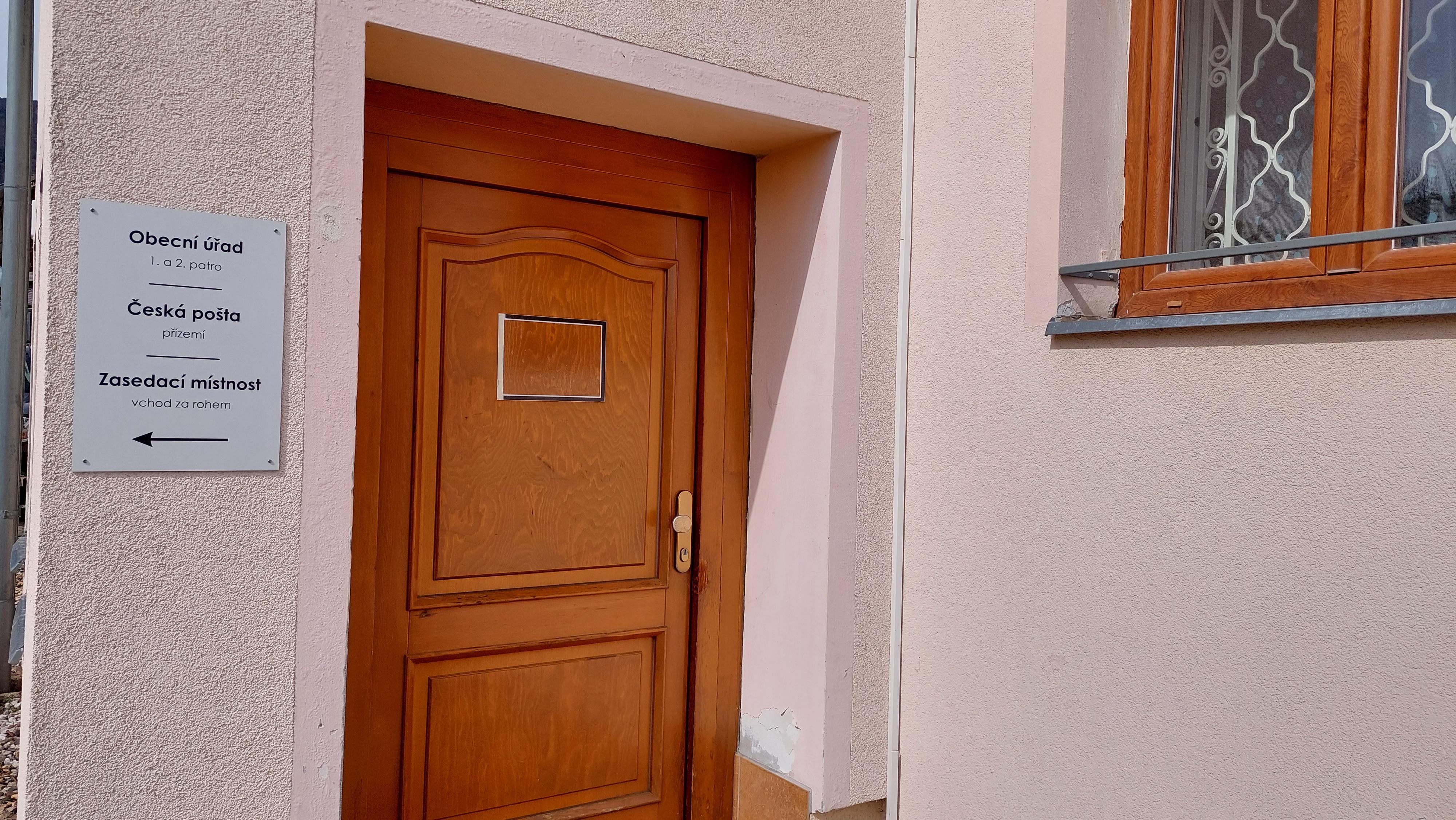 Háj u Duchcova - obecní úřad foto 3
