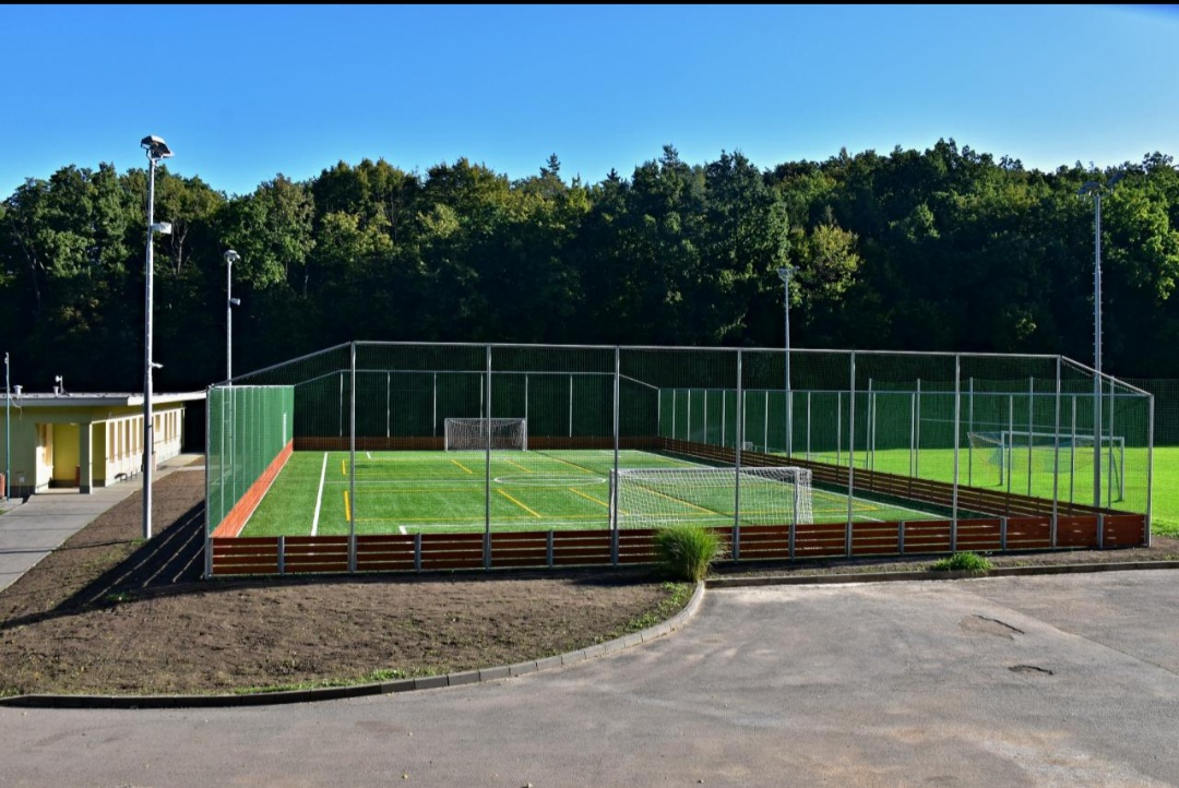Fotbalové hřiště Lipov foto 2