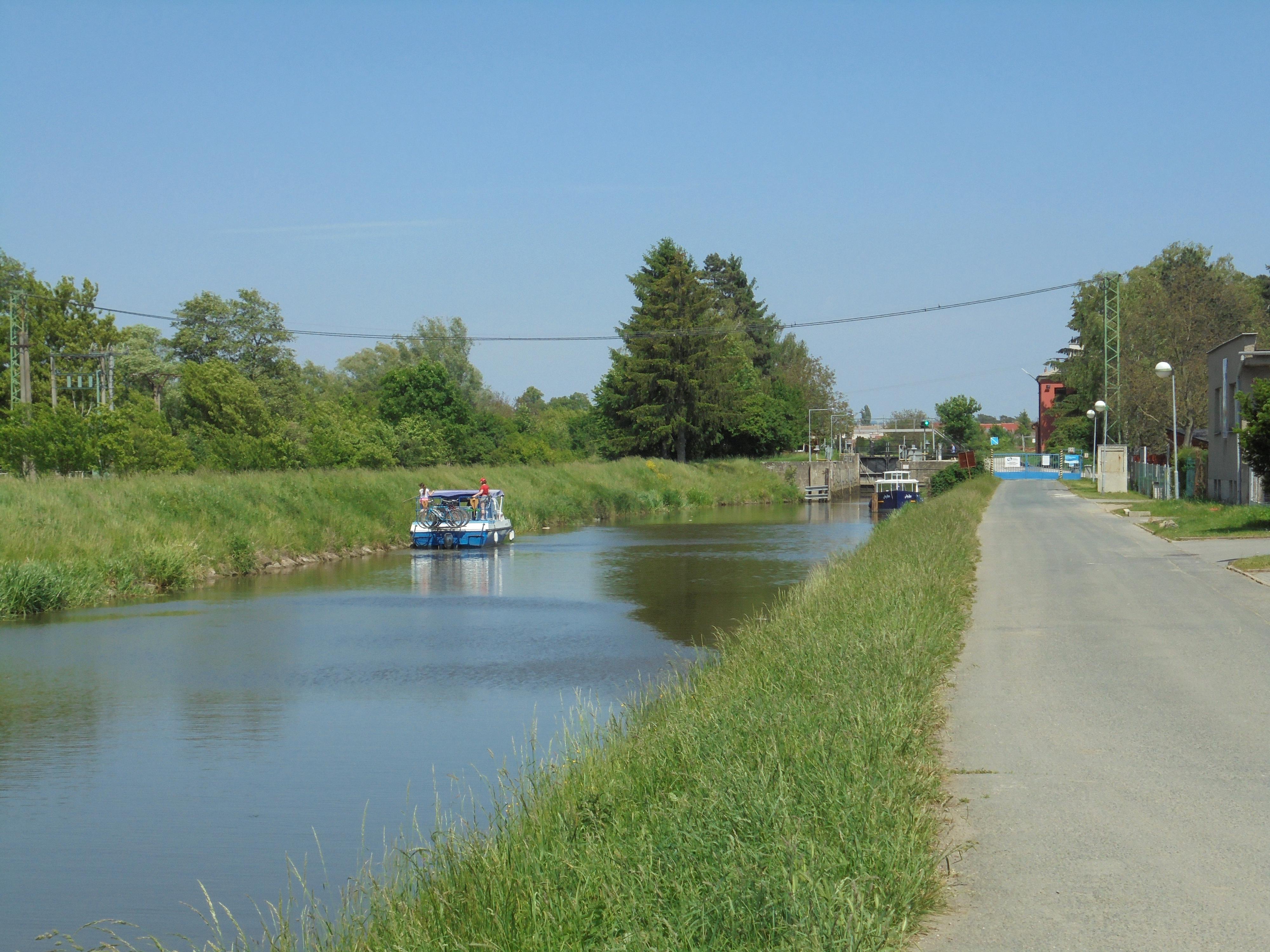 Plavební komora Veselí nad Moravou foto 4