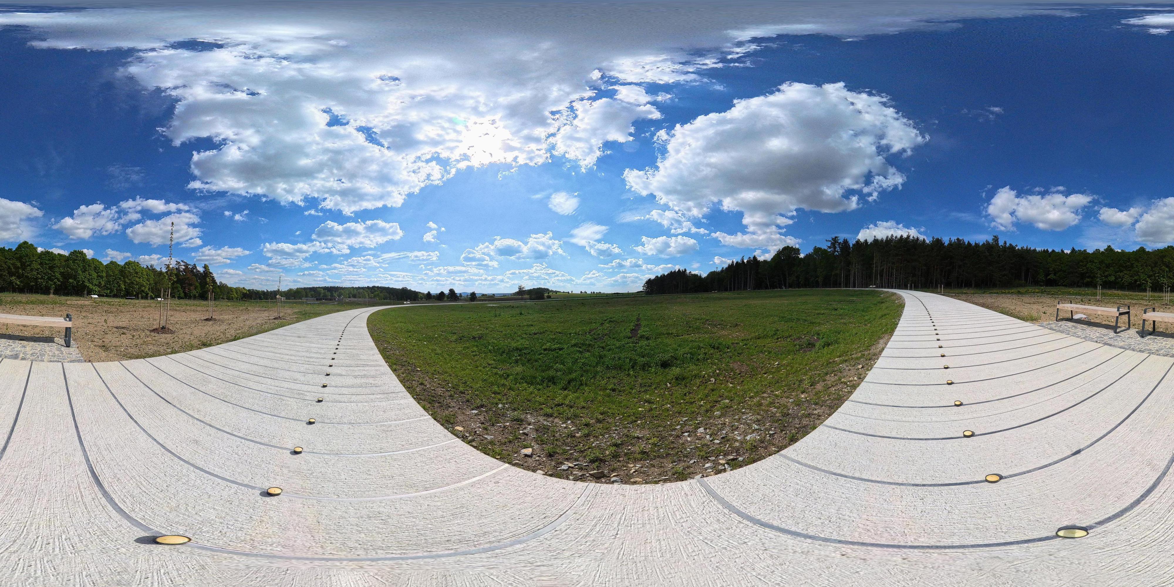 Památník holokaustu Romů a Sintů v Čechách foto 6