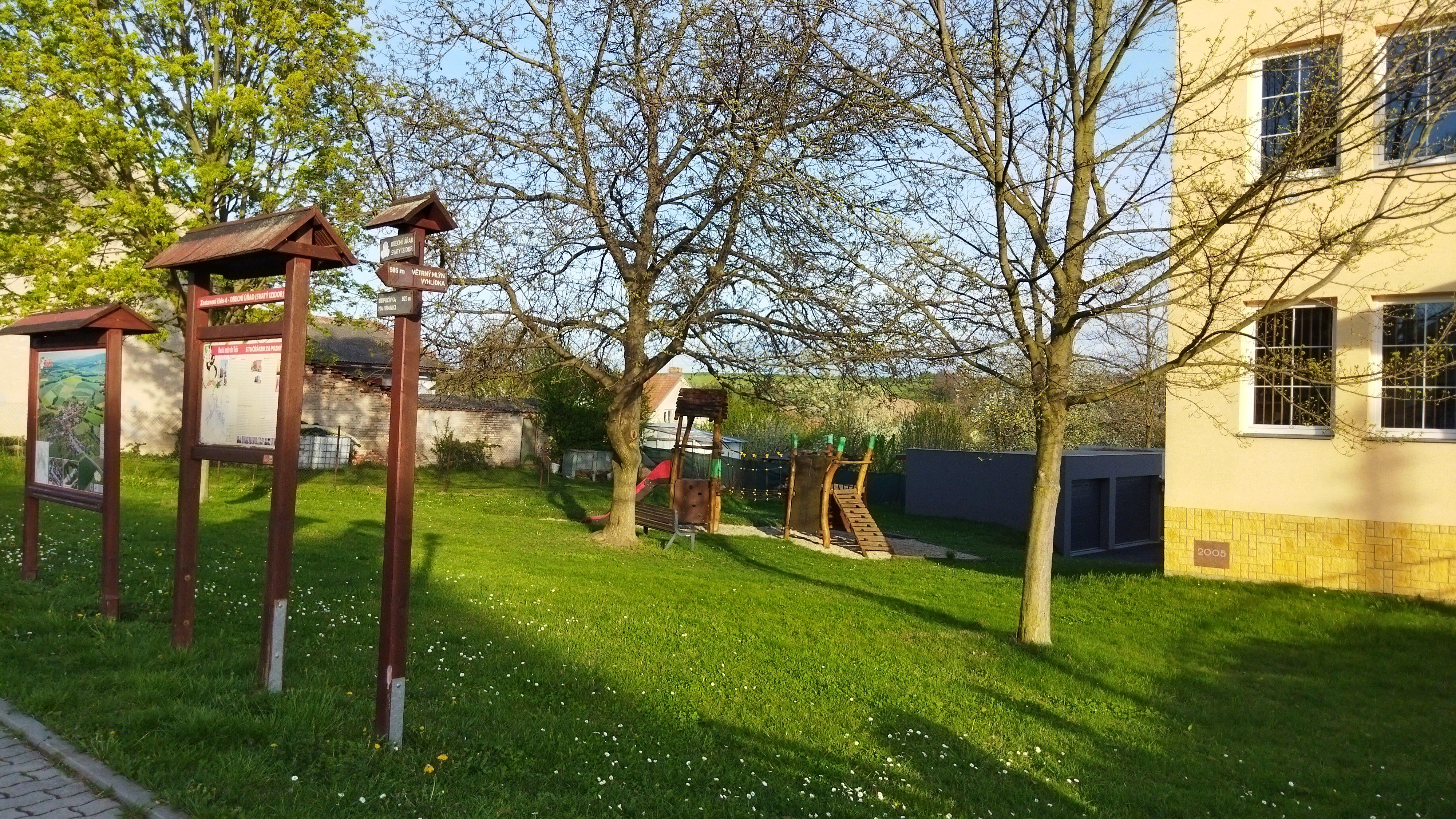 Tučín - obecní úřad foto 3