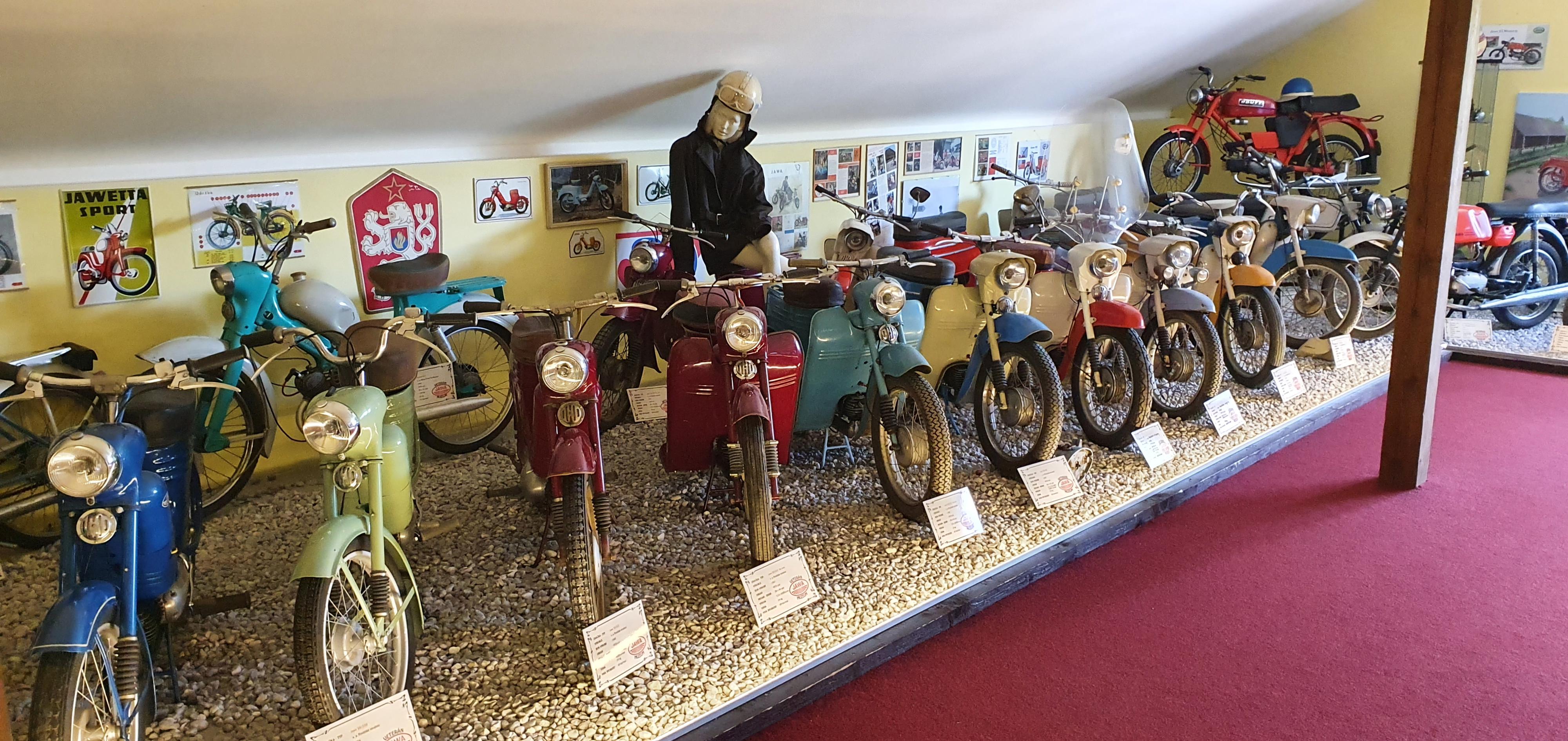 Muzeum historických motocyklů JAWA foto 4