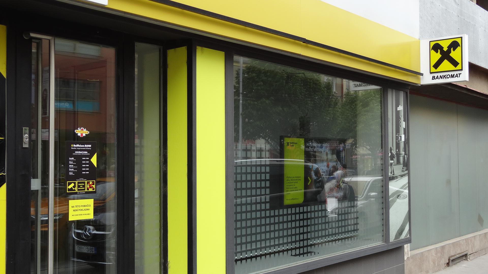 Raiffeisenbank - bankomat foto 2