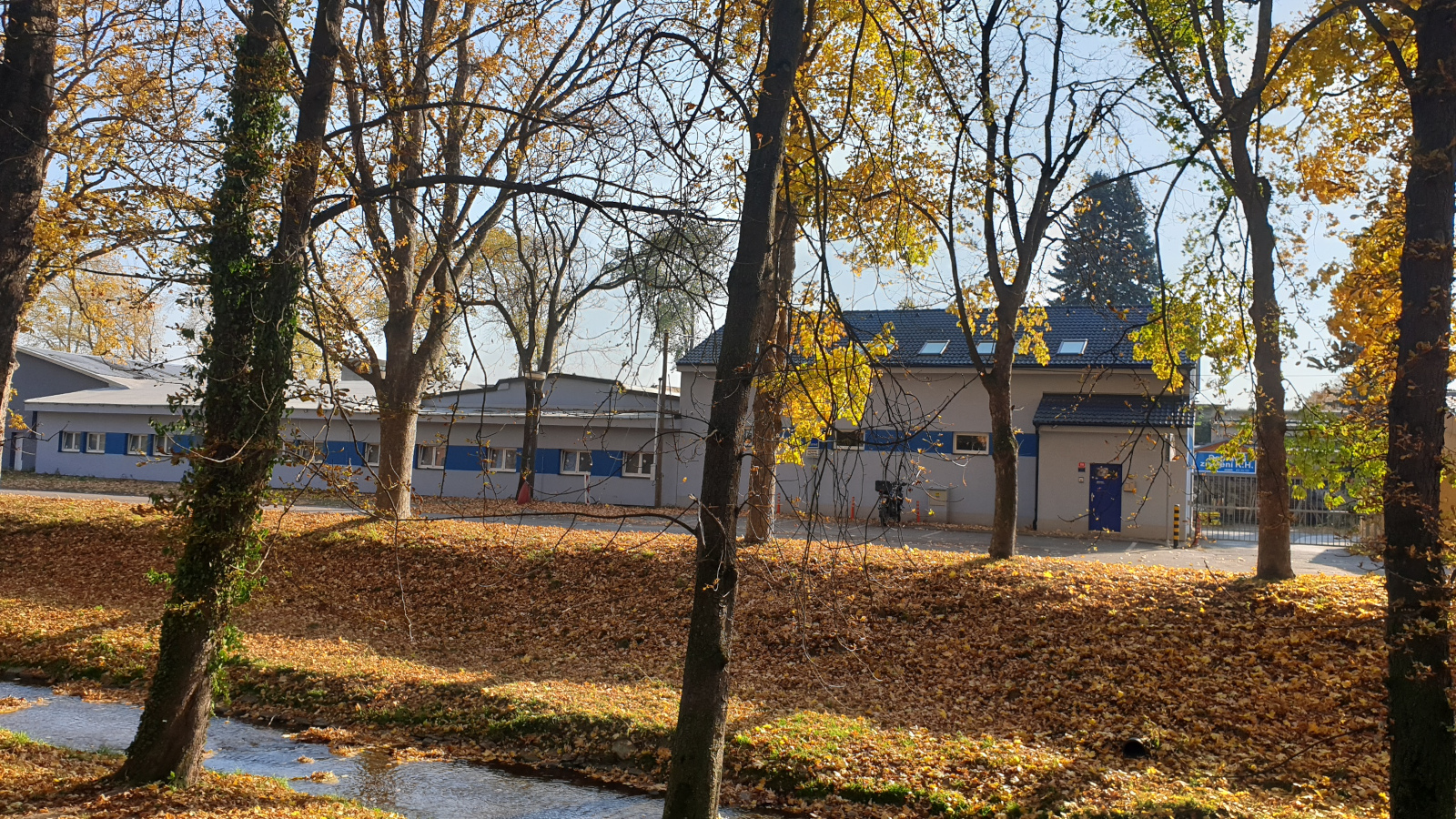 Dodávky a přívěsy K.H foto 2