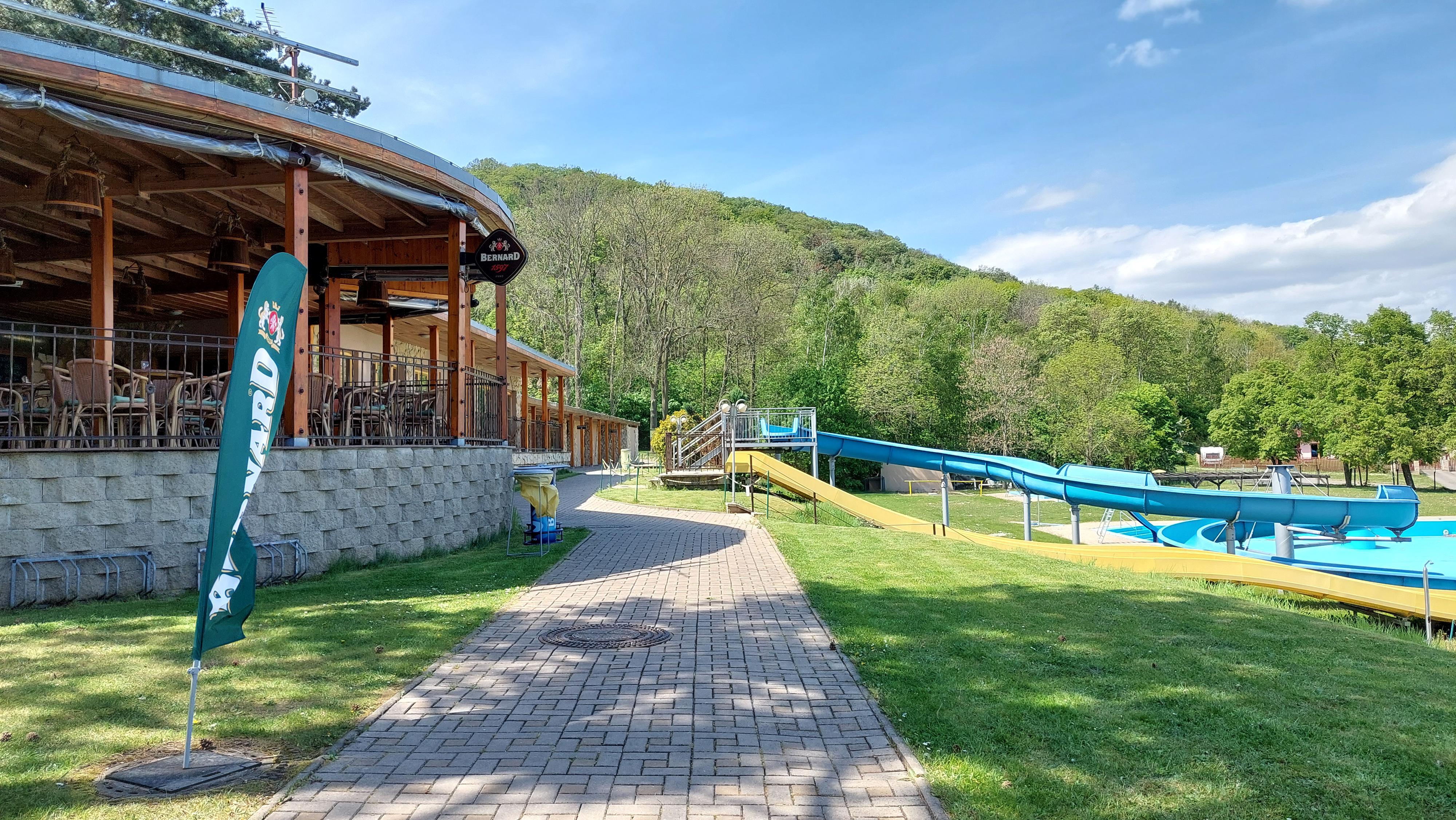 Lesní restaurace koupaliště Ressl foto 3