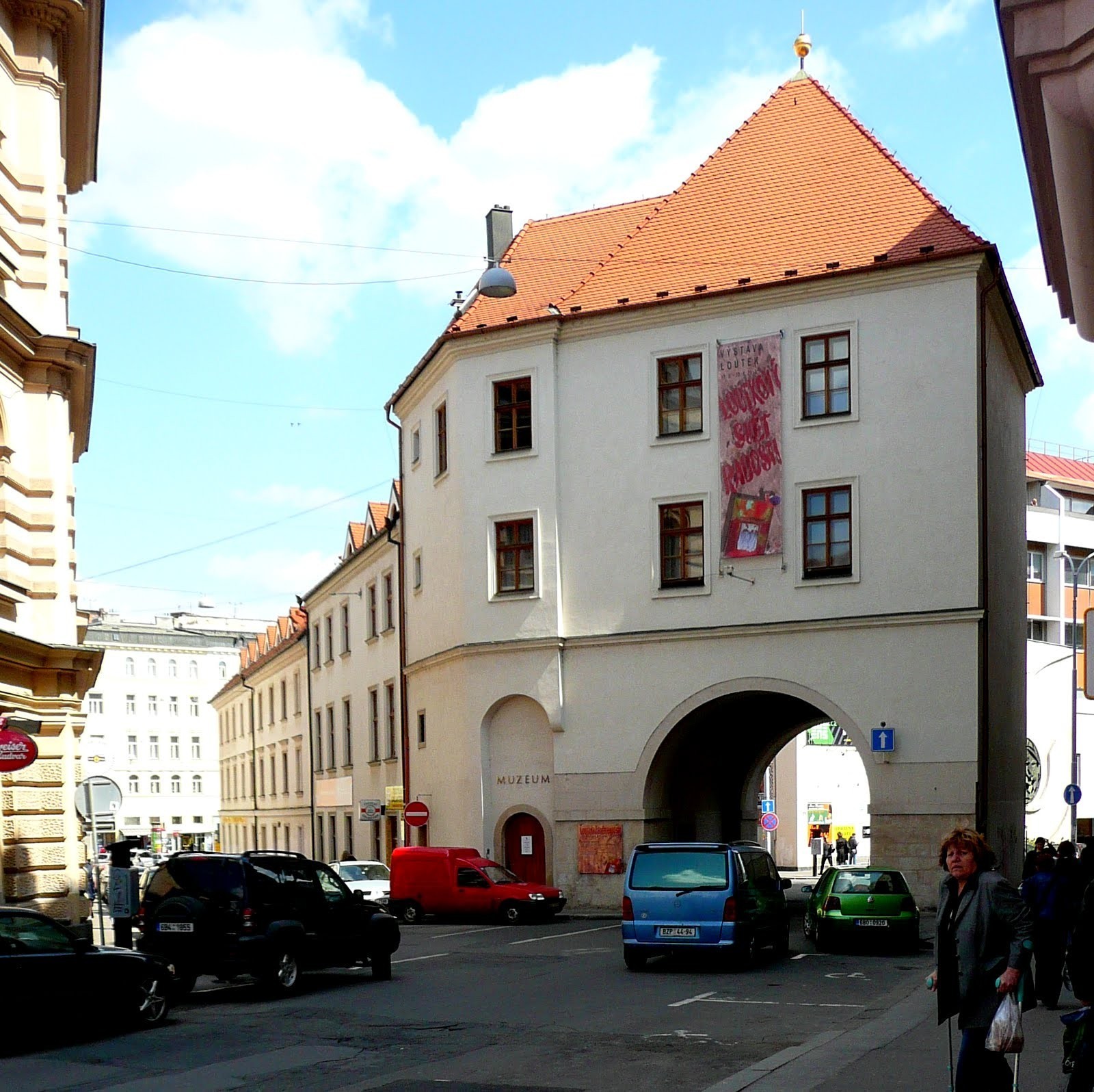 Měnínská brána