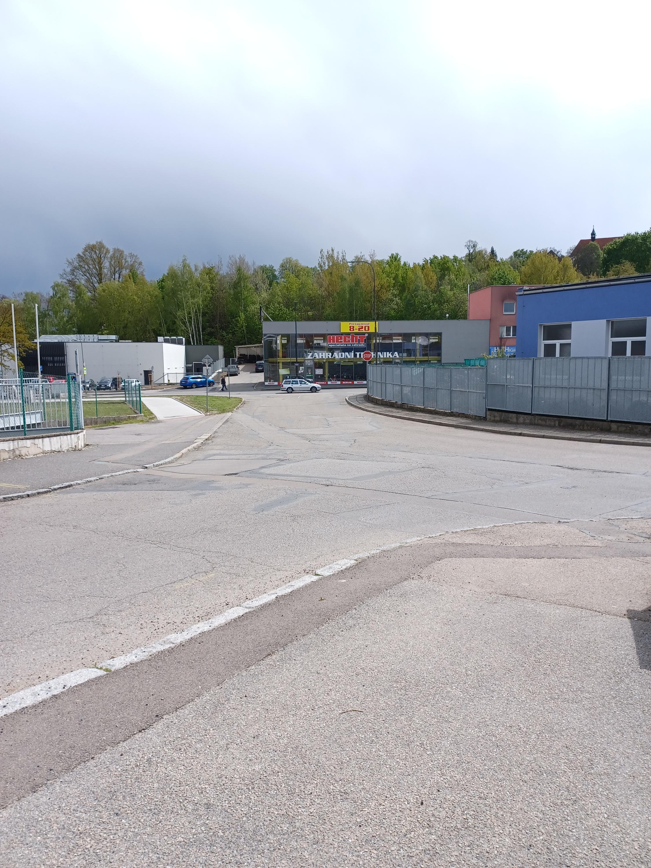 HECHT - specialista na zahradu foto 6