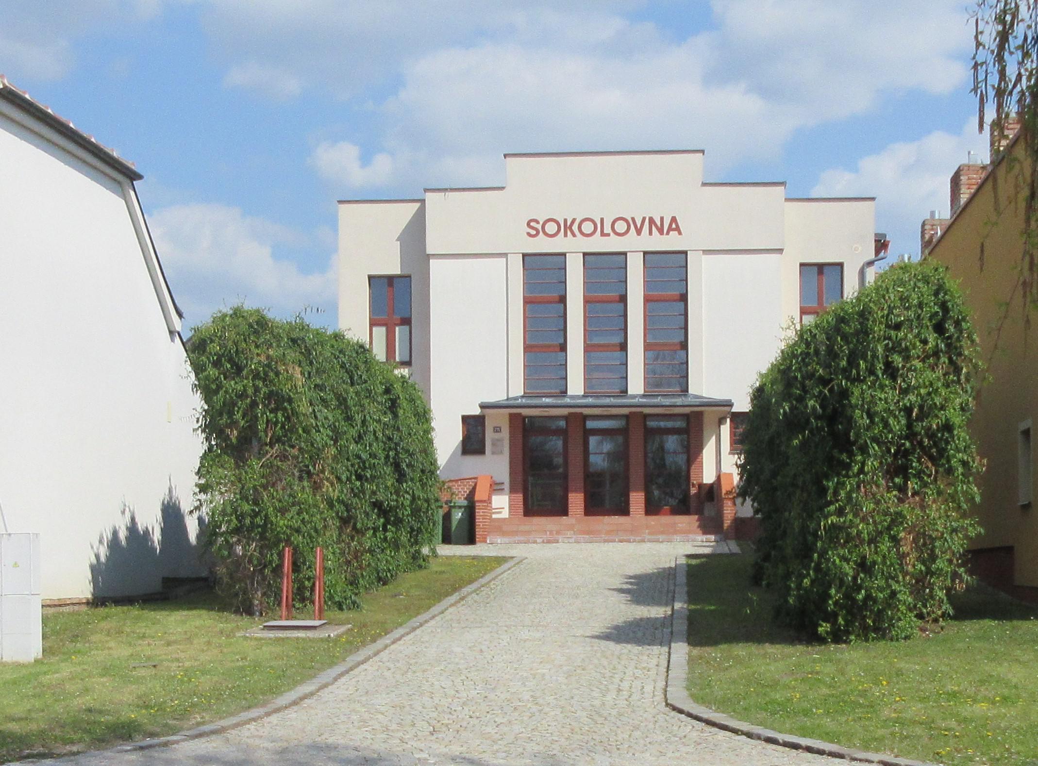 Sokolovna Hovorany foto 5