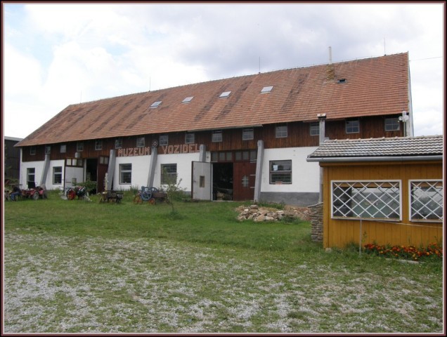 Muzeum historických vozidel a staré zemědělské techniky foto 4