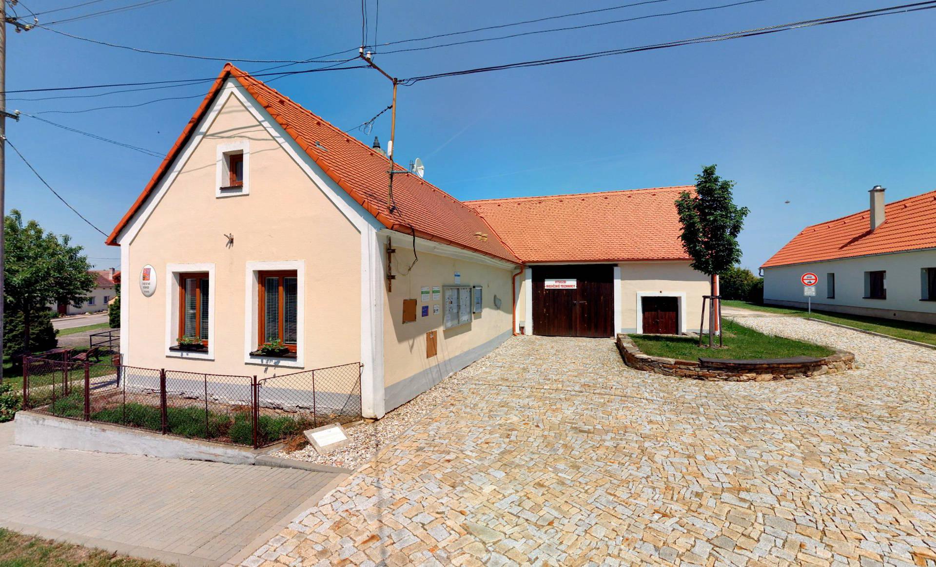 Lesná - obecní úřad foto 3