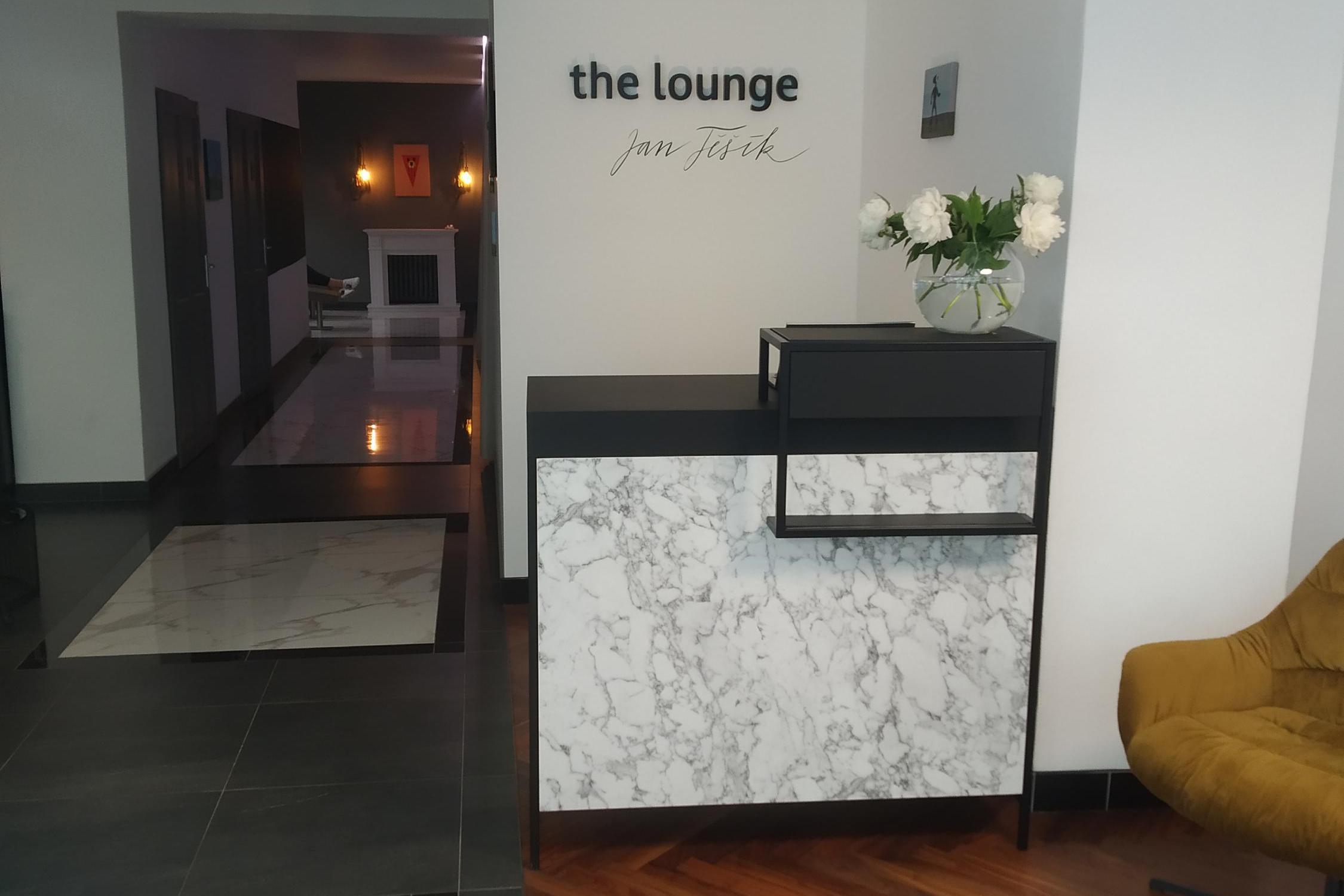 the lounge by jan tesik