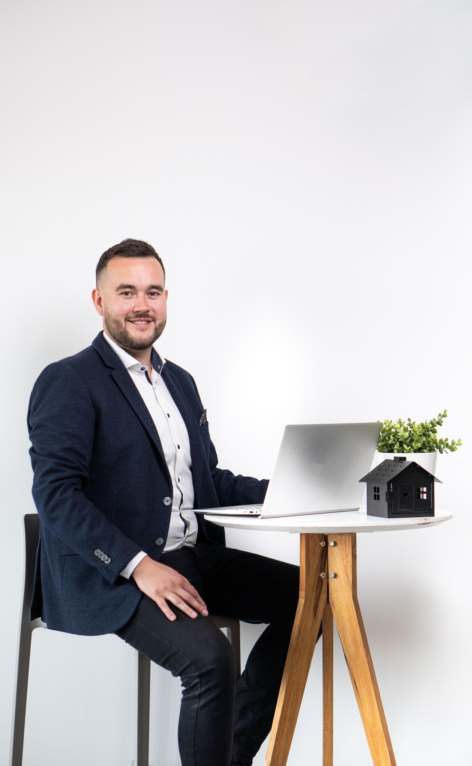 Jiří Houfek, EFA - finanční a hypoteční poradce foto 3