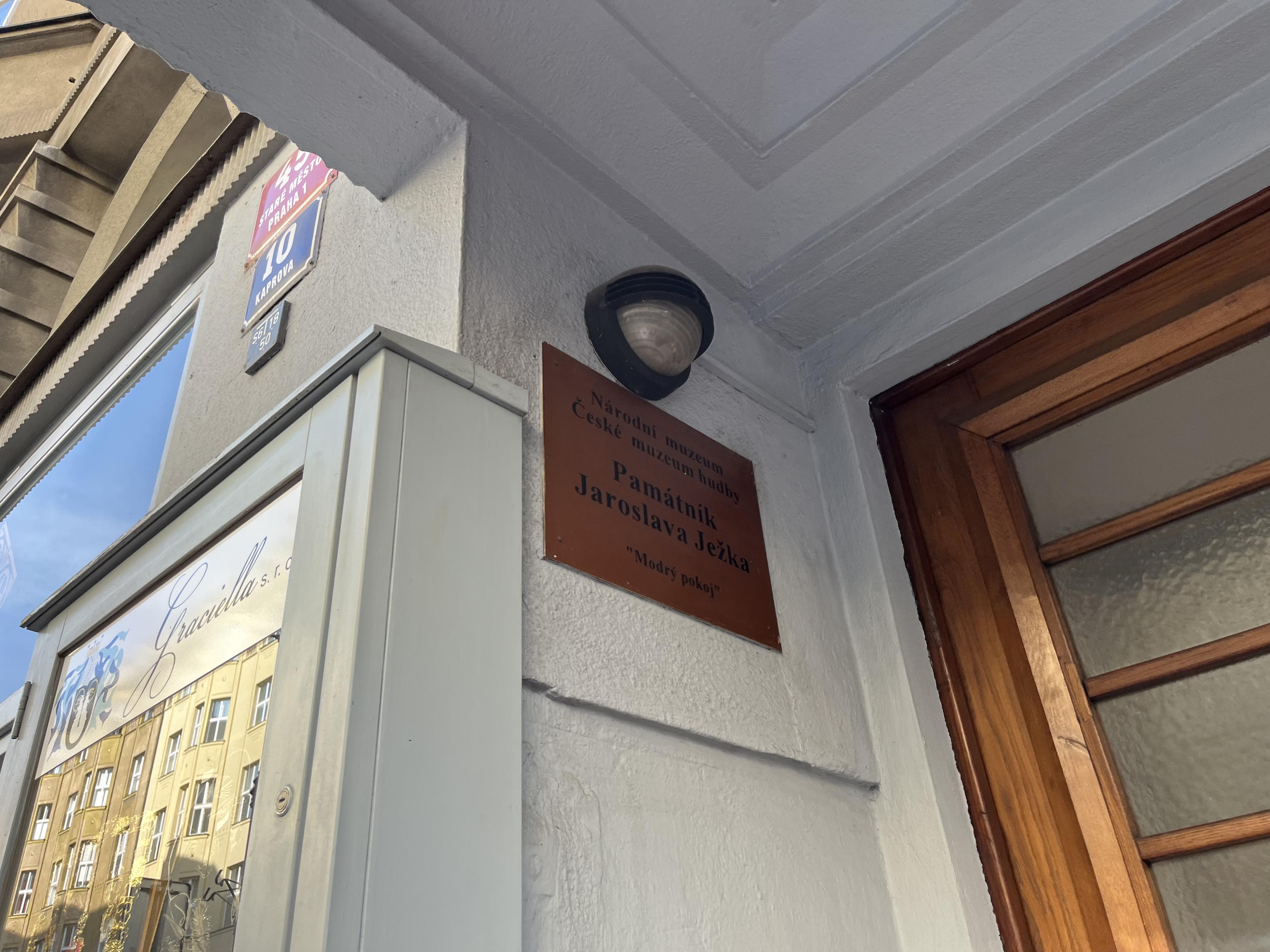 Památník Jaroslava Ježka foto 5