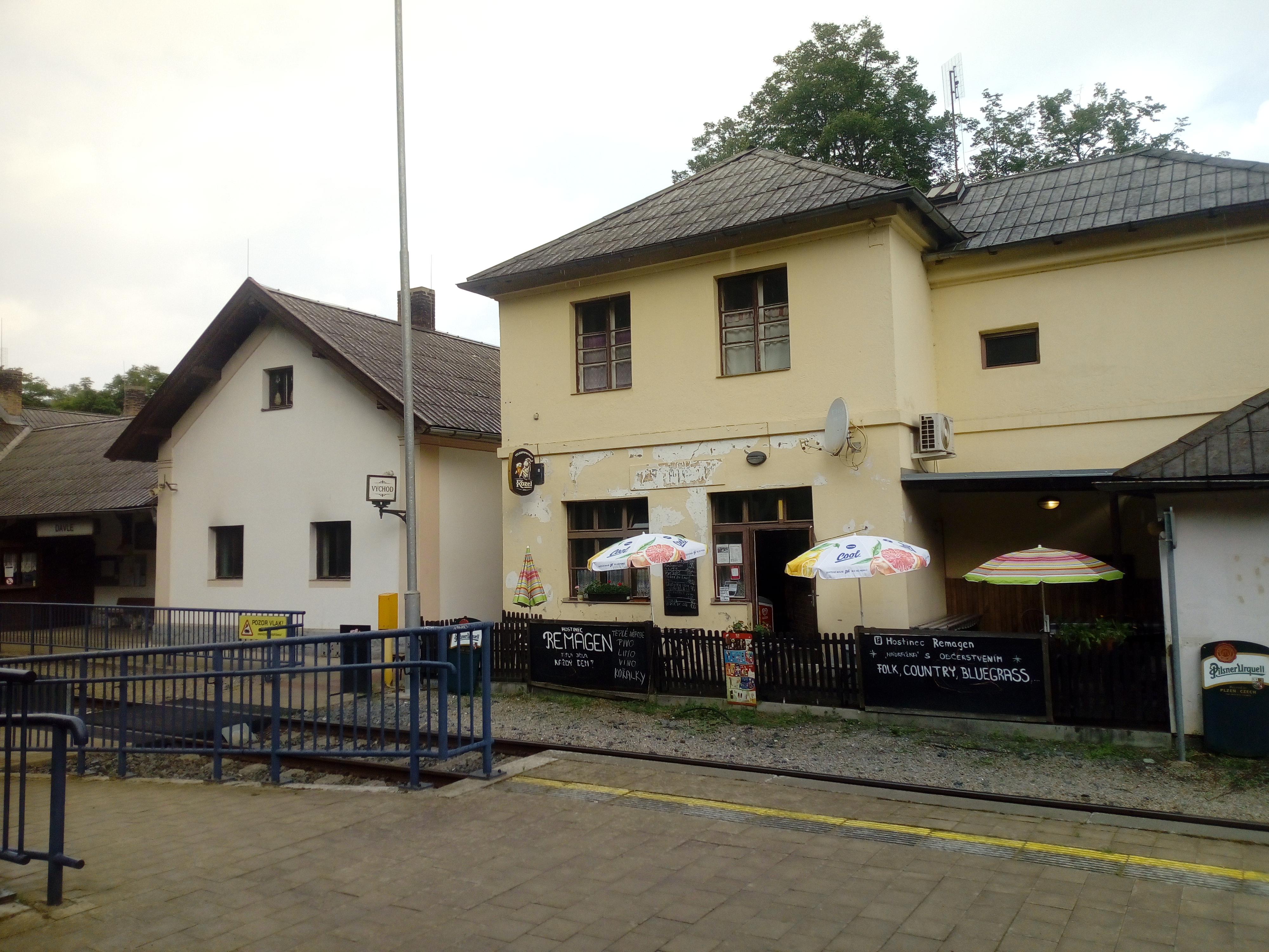 Nádražní restaurace foto 5